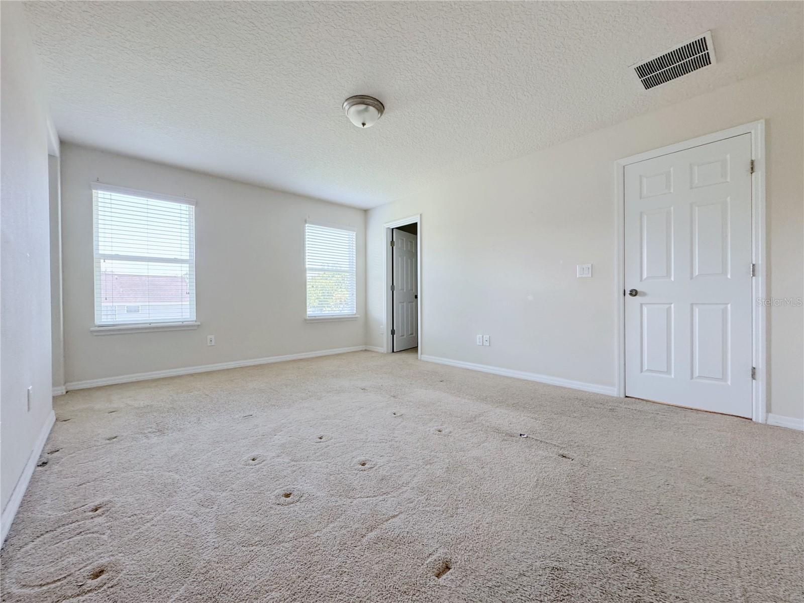 2428 Chateau Loop Property Photo 22