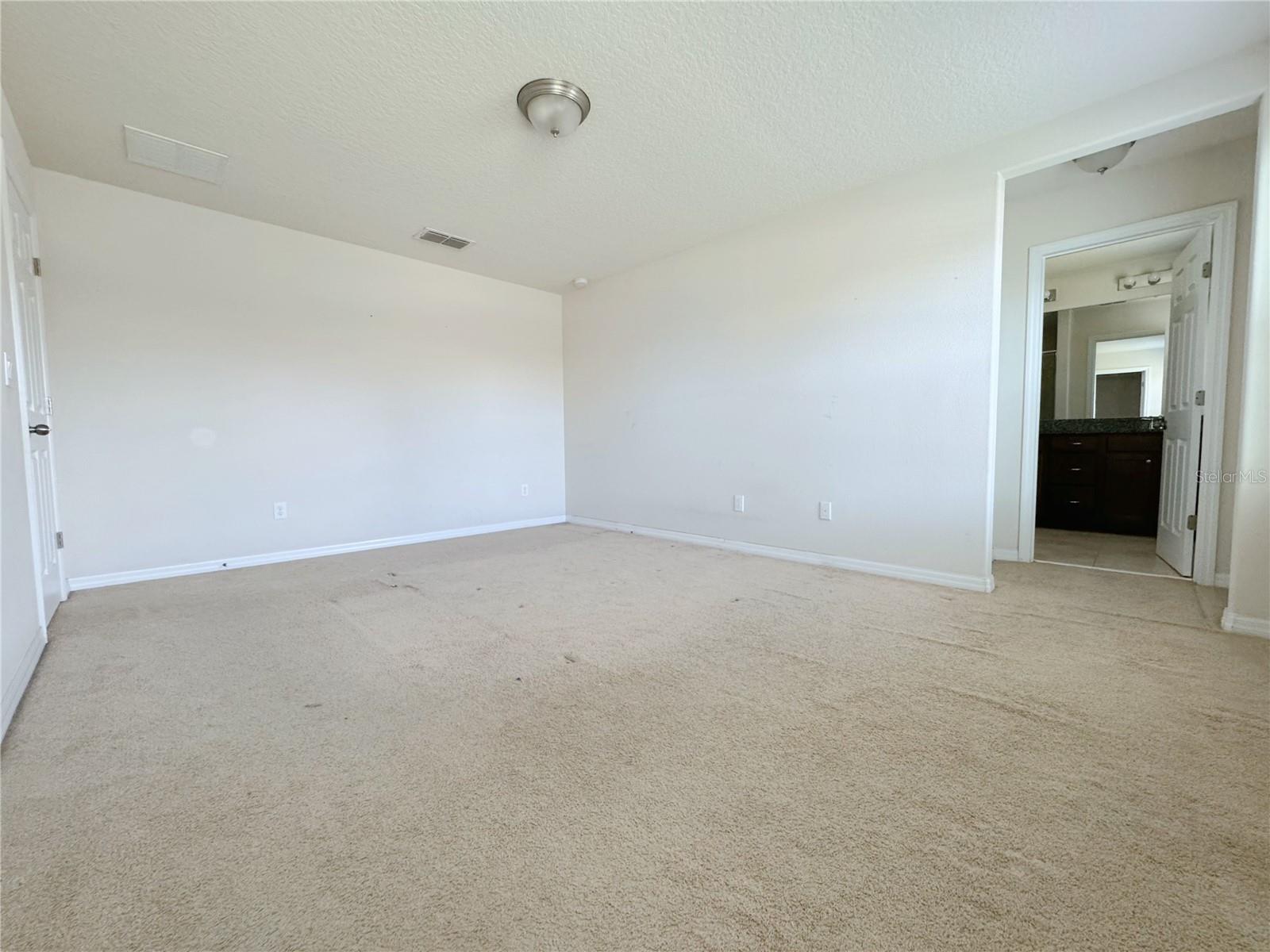 2428 Chateau Loop Property Photo 23