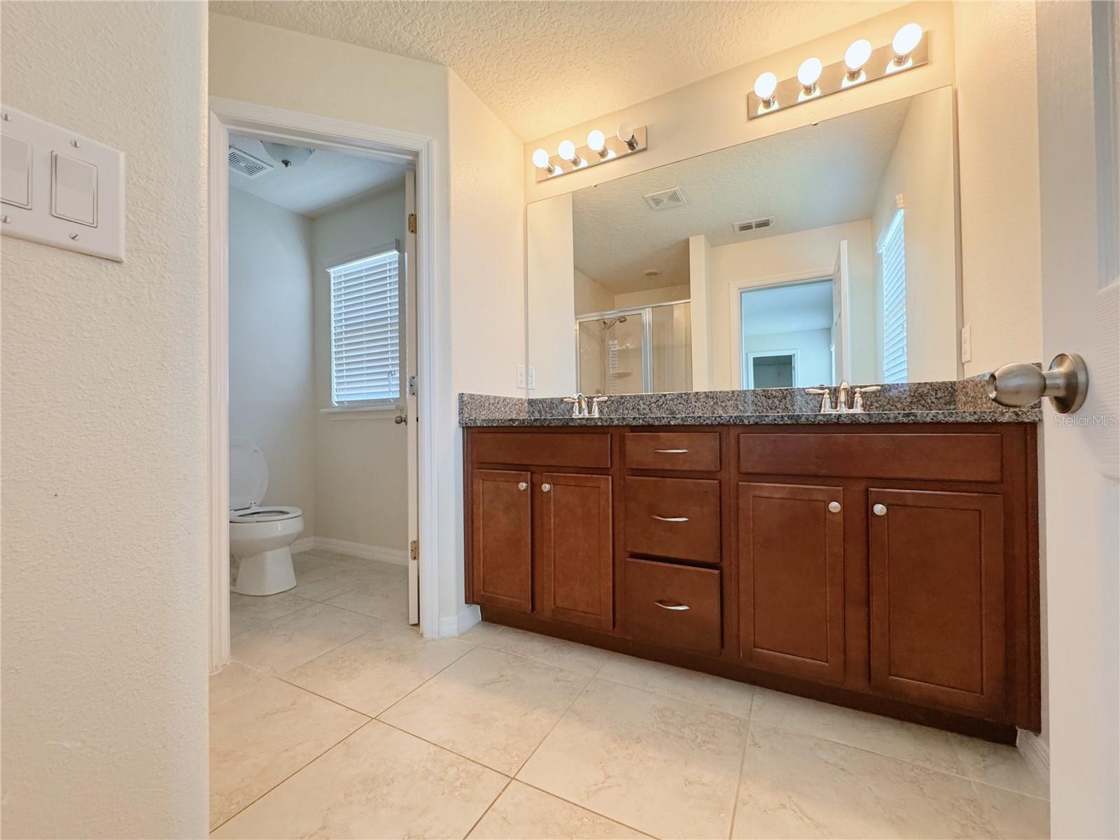 2428 Chateau Loop Property Photo 24