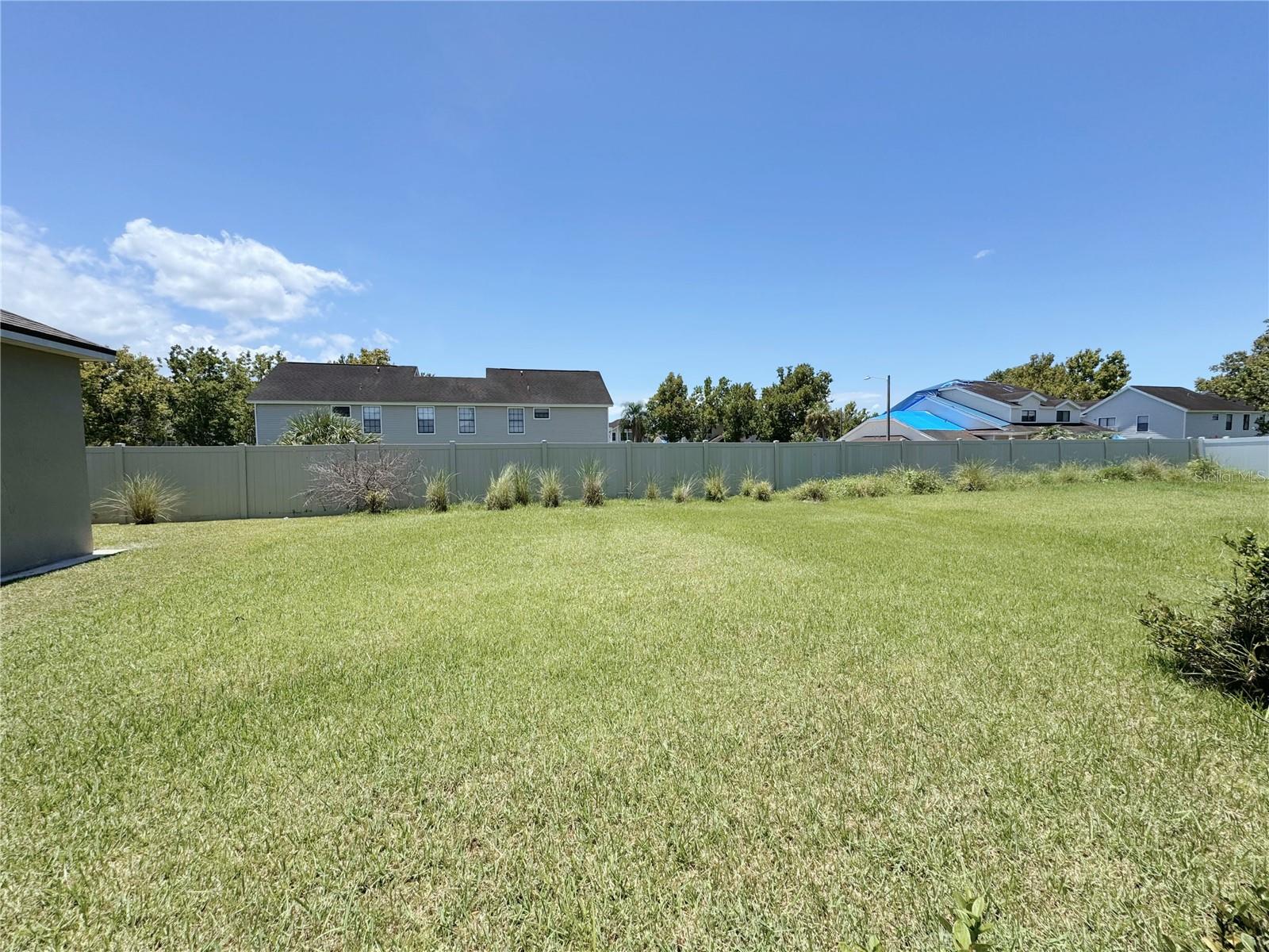 2428 Chateau Loop Property Photo 38