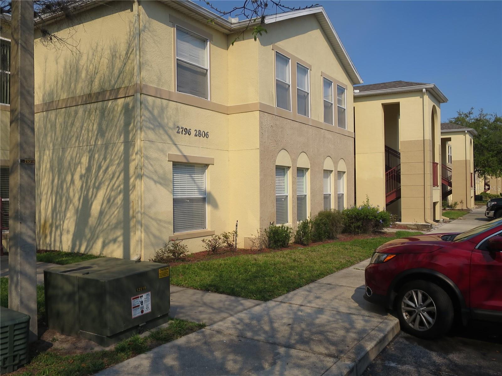 2806 Club Cortile Cir #b Property Photo 6
