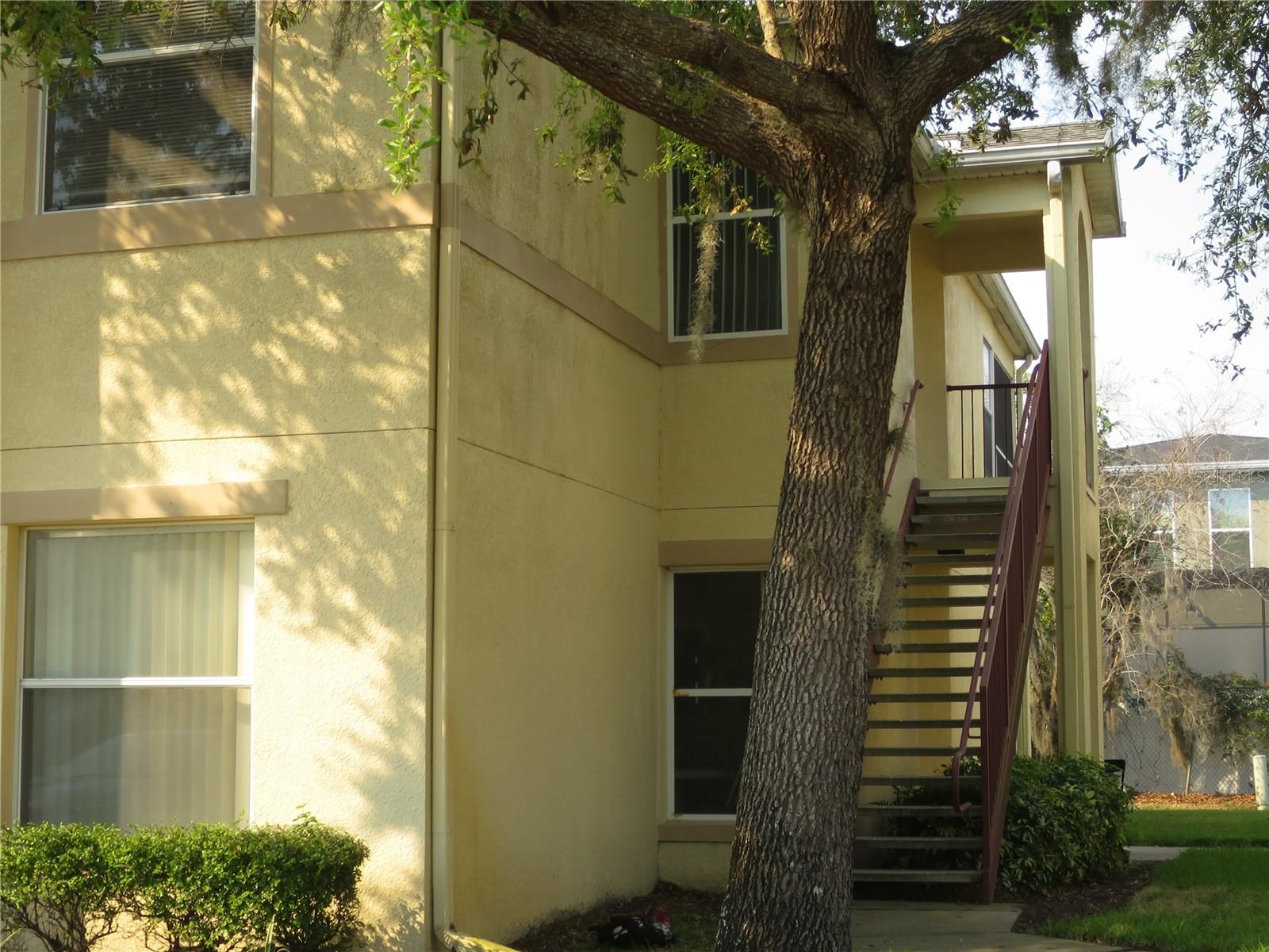 2806 Club Cortile Cir #b Property Photo 7