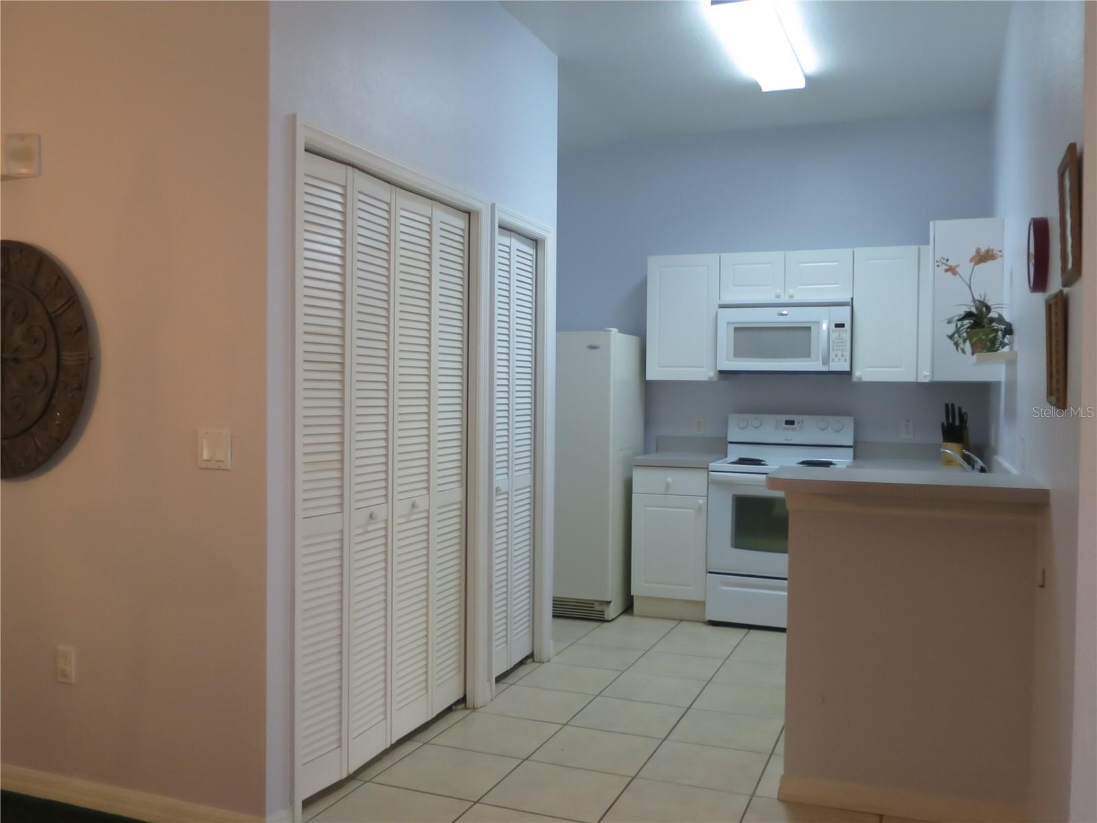 2806 Club Cortile Cir #b Property Photo 18