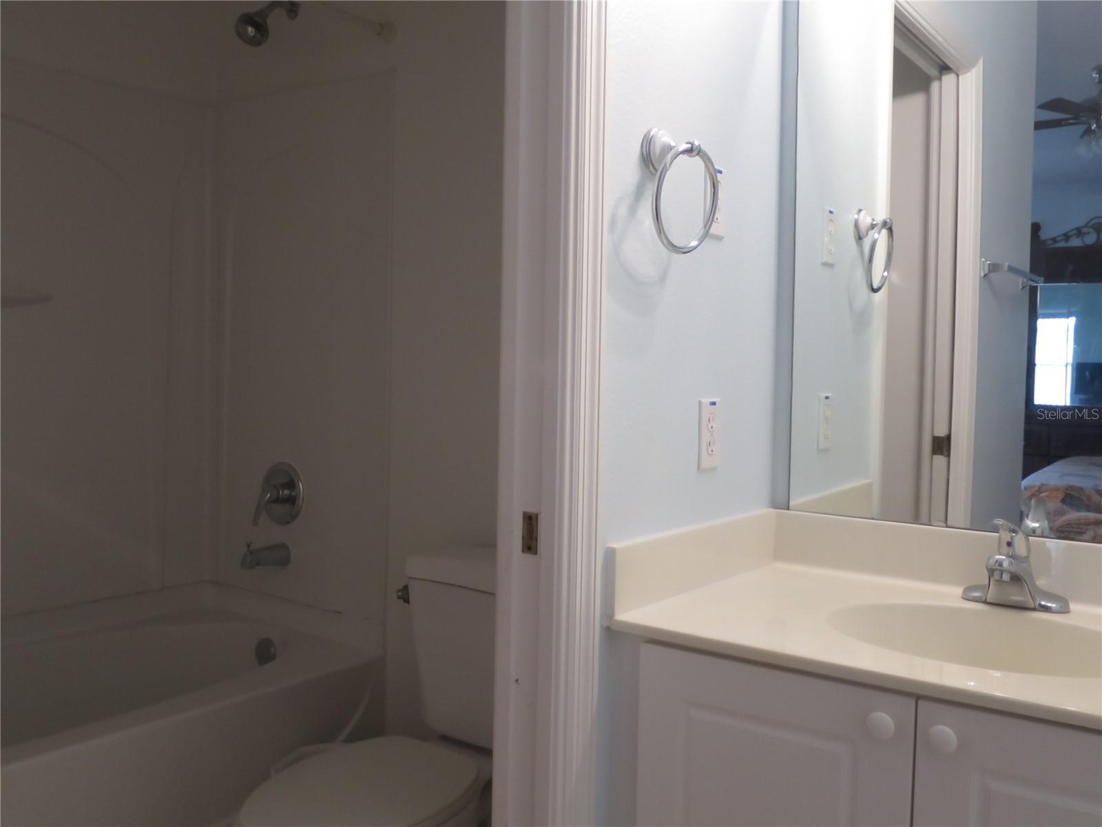2806 Club Cortile Cir #b Property Photo 26