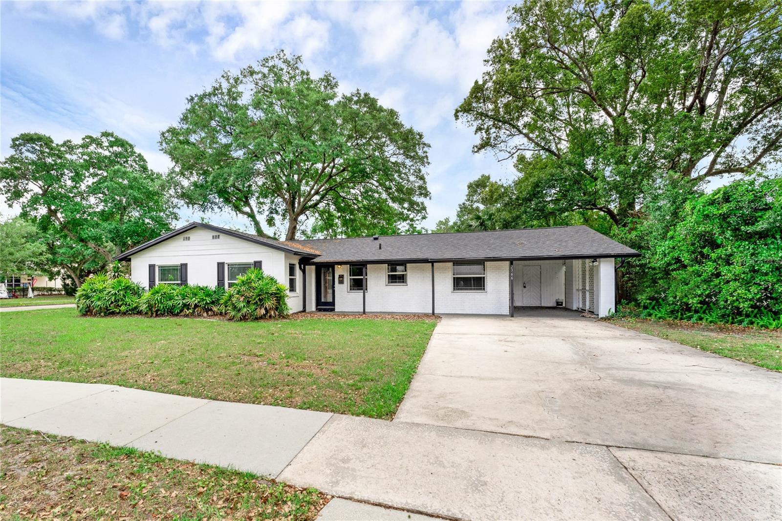 2366 Coldstream Dr Property Photo 2