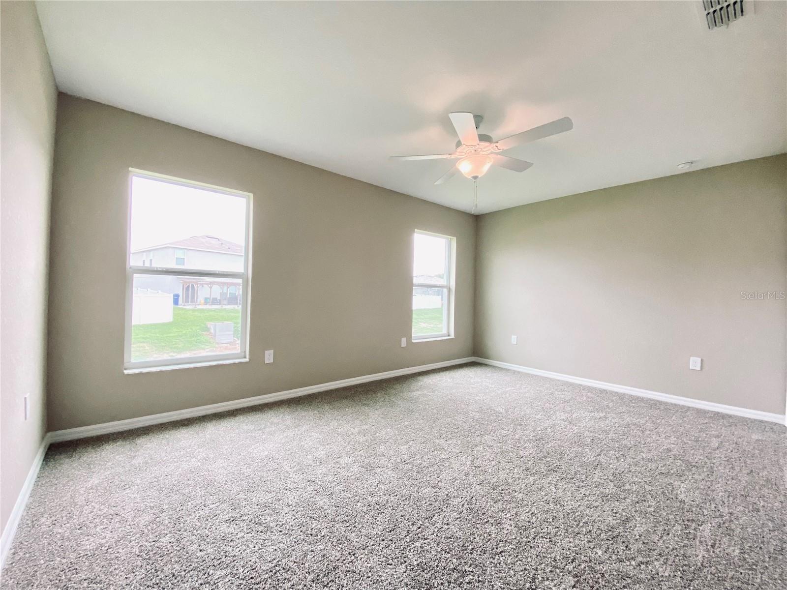 O6431986 Property Photo 10