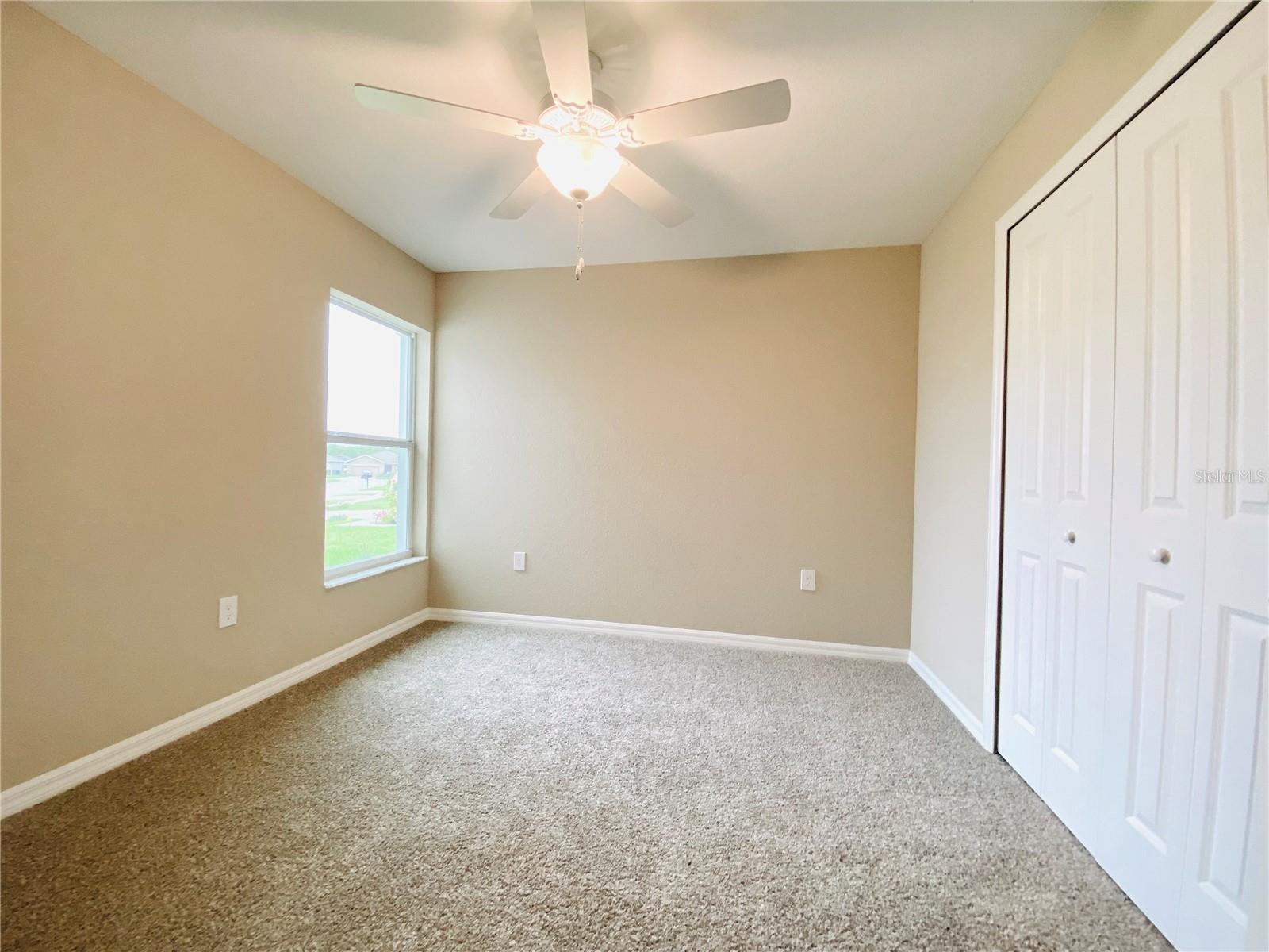 O6431986 Property Photo 14