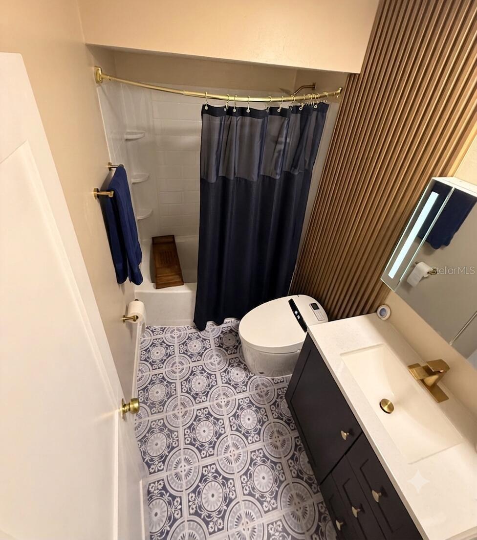 1711 Grove St #519 Property Photo 9