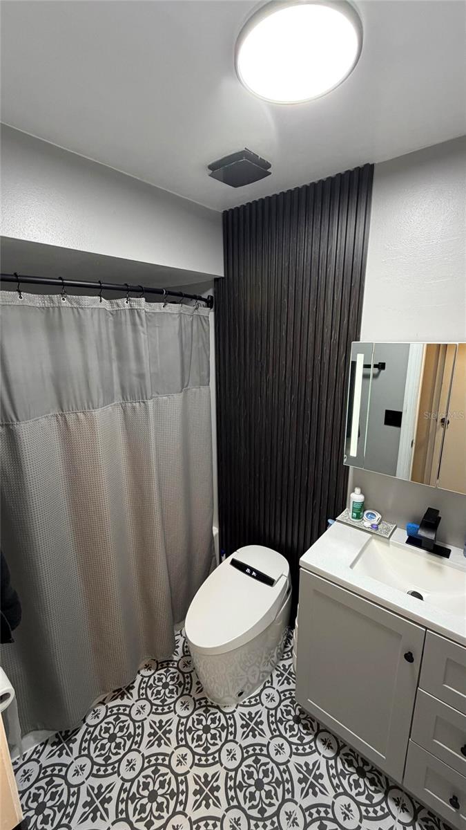 1711 Grove St #519 Property Photo 12