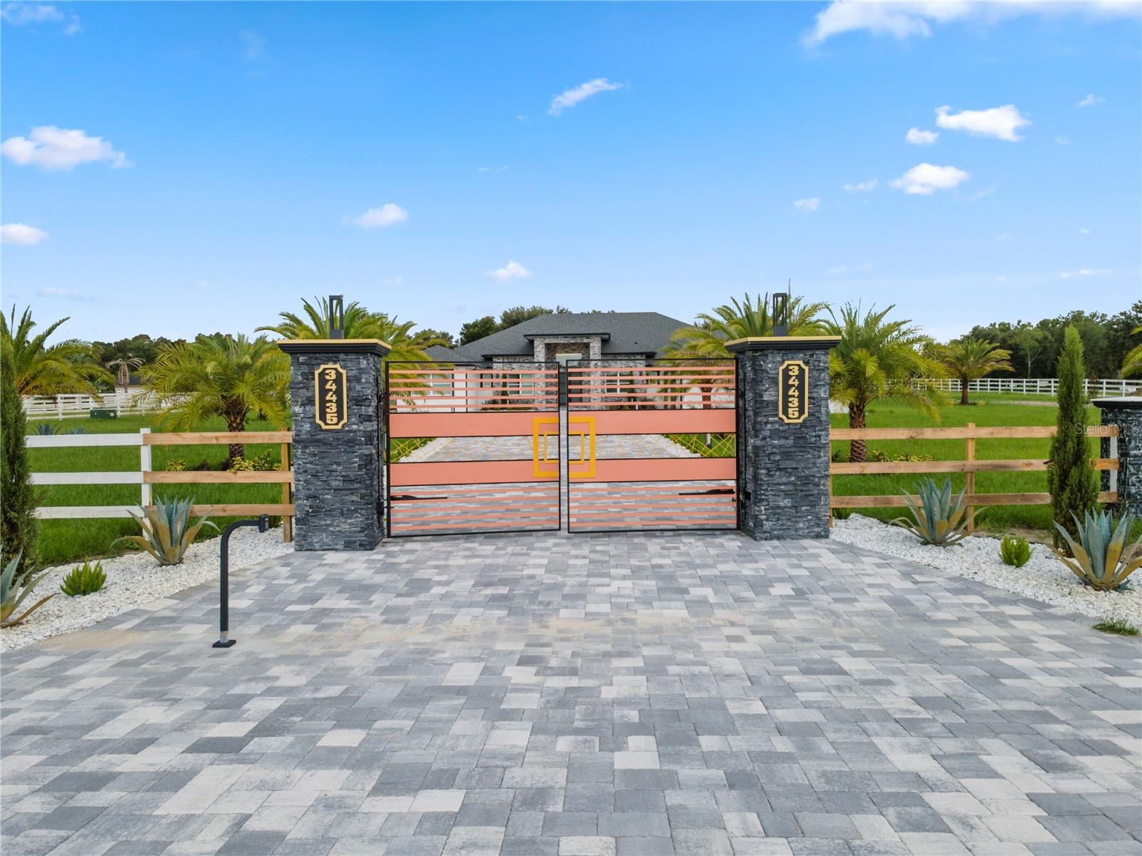 34435 Donna Vista Pl Property Photo 2