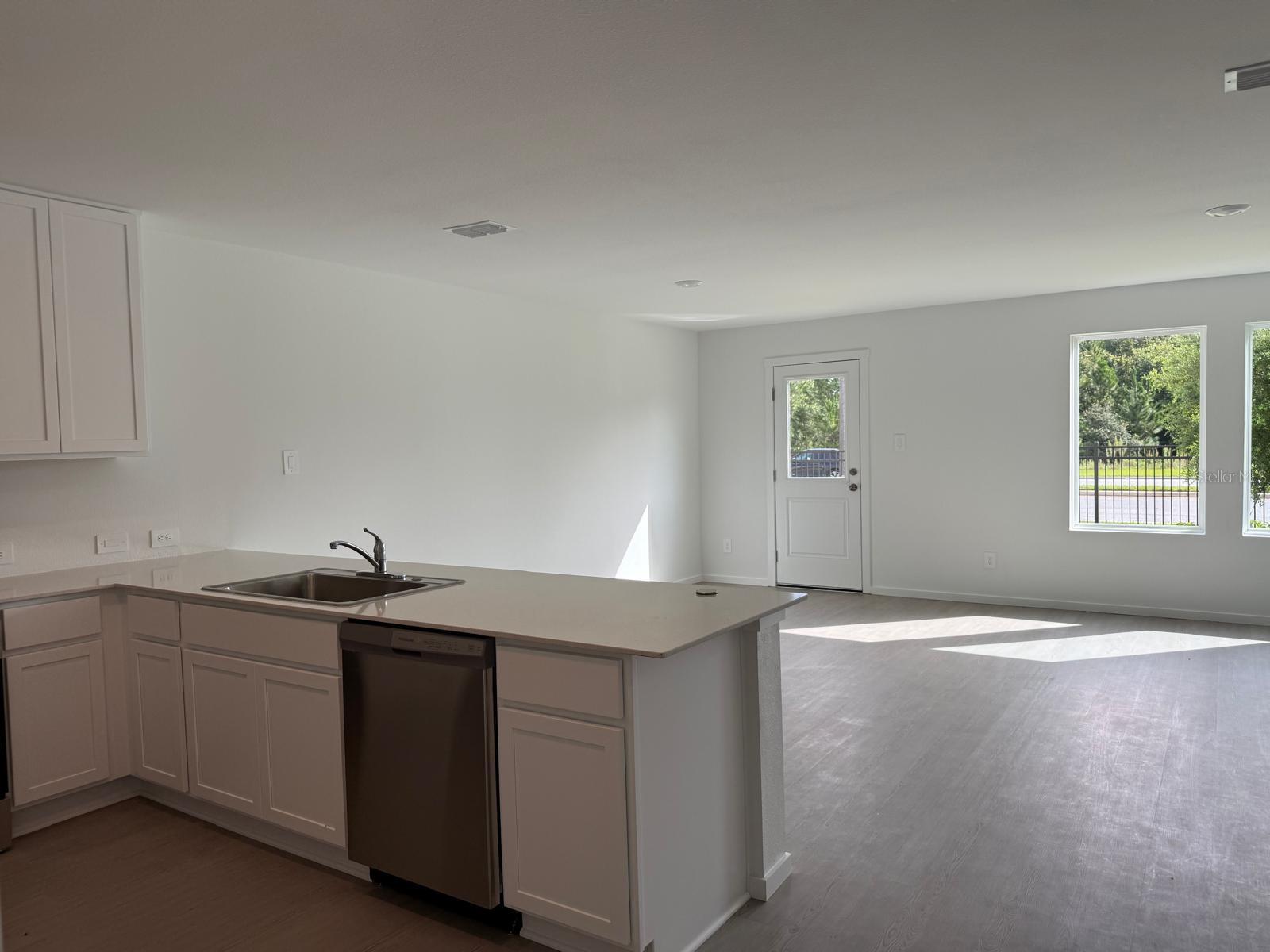 1231 Orion St Property Photo 17