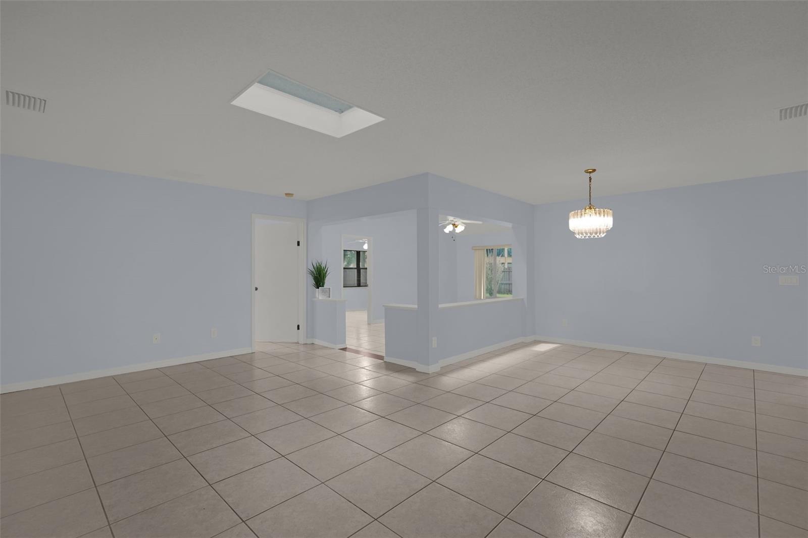 2807 Sunbranch Dr Property Photo 3