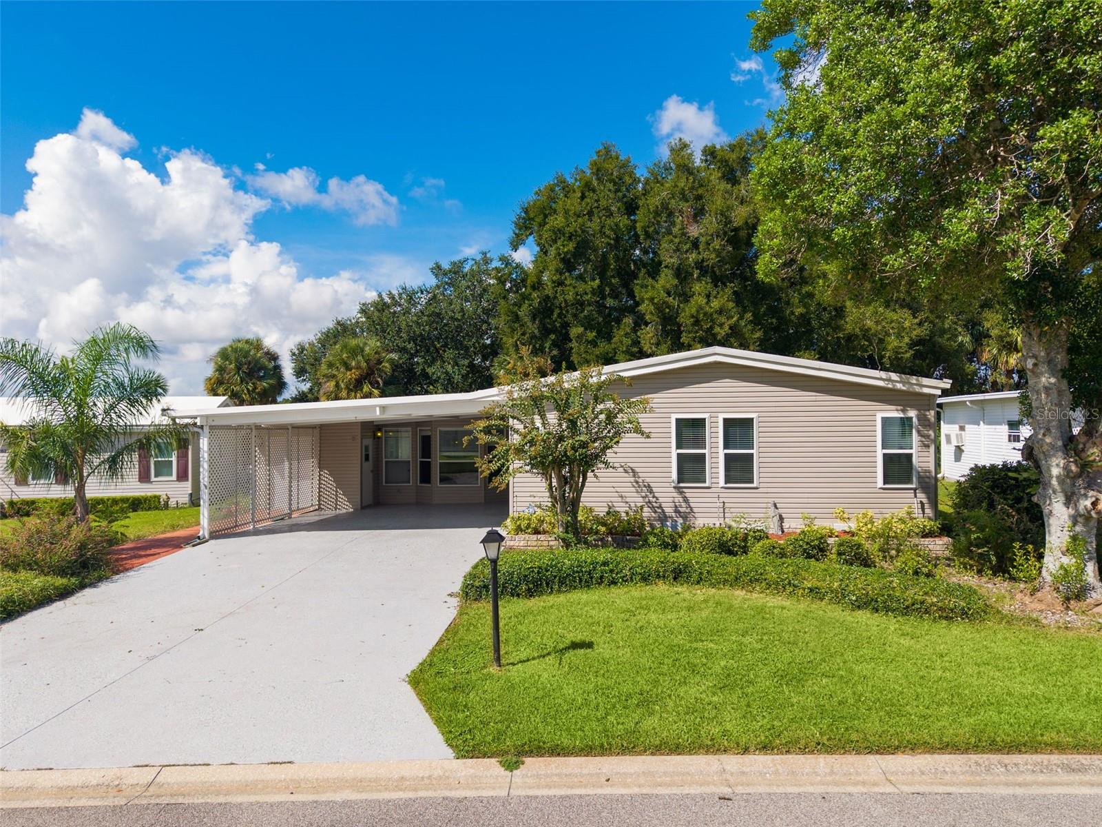 2616 Lake Grassmere Cir #1850 Property Photo 3