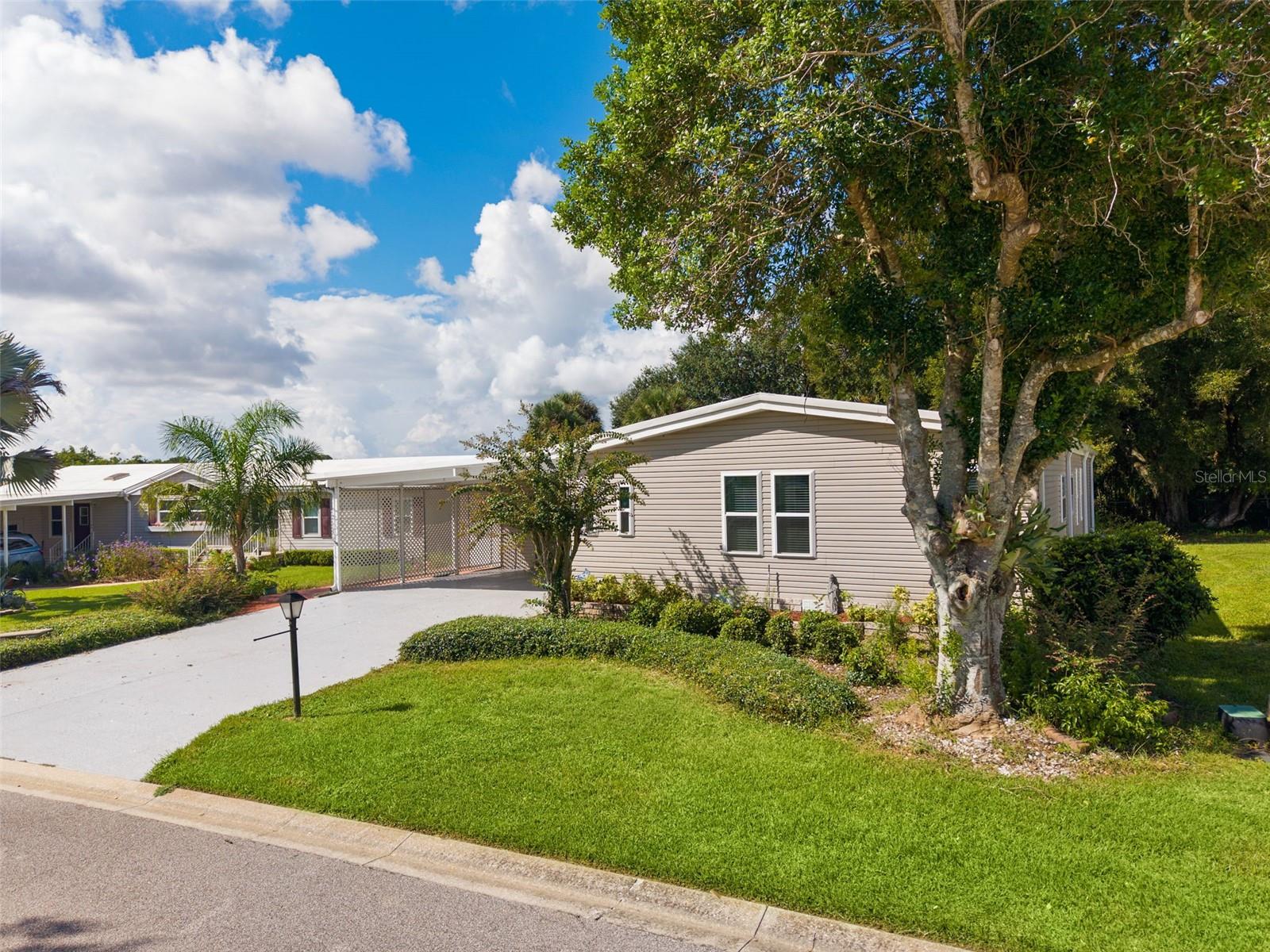 2616 Lake Grassmere Cir #1850 Property Photo 7