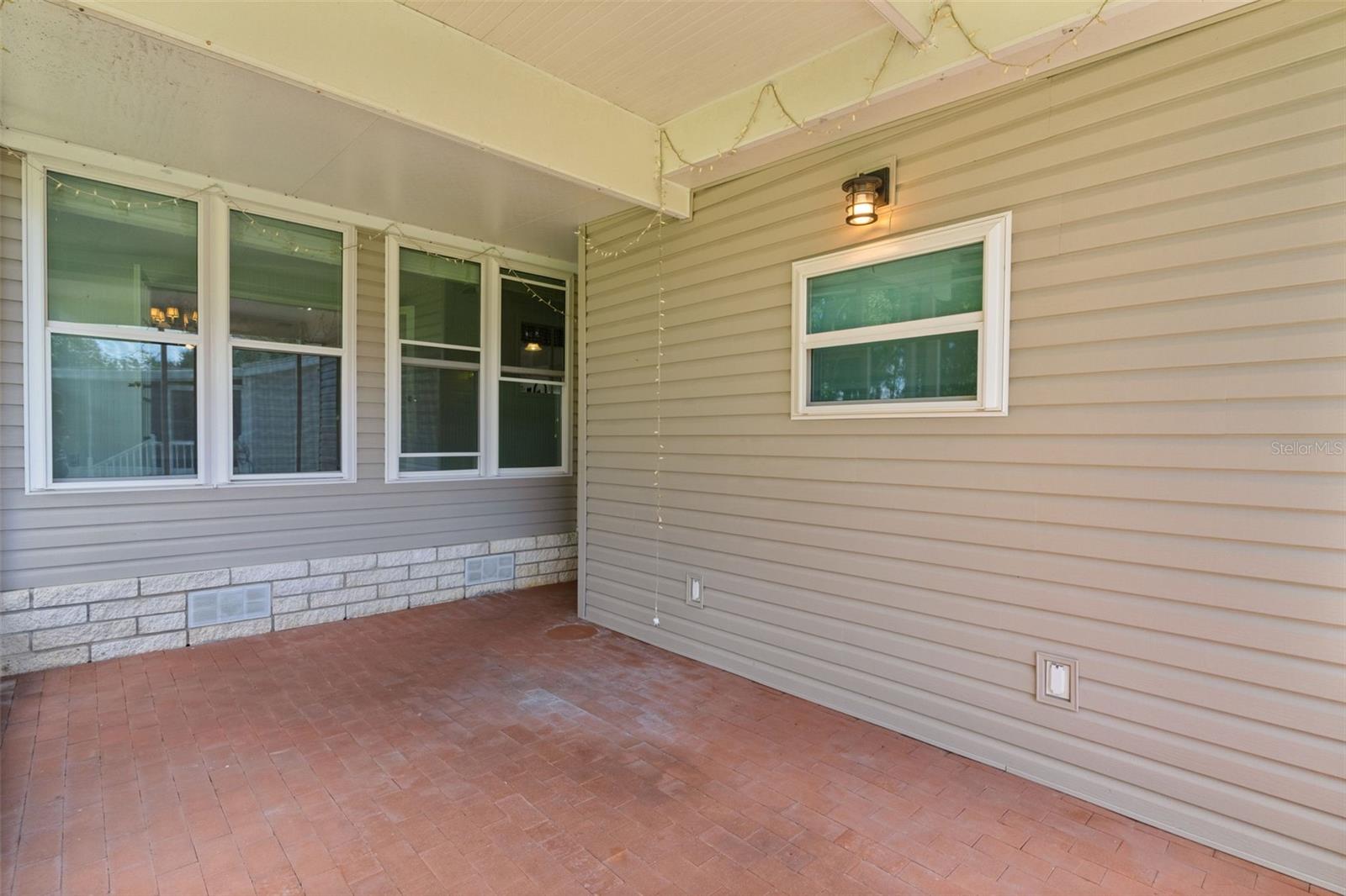 2616 Lake Grassmere Cir #1850 Property Photo 10