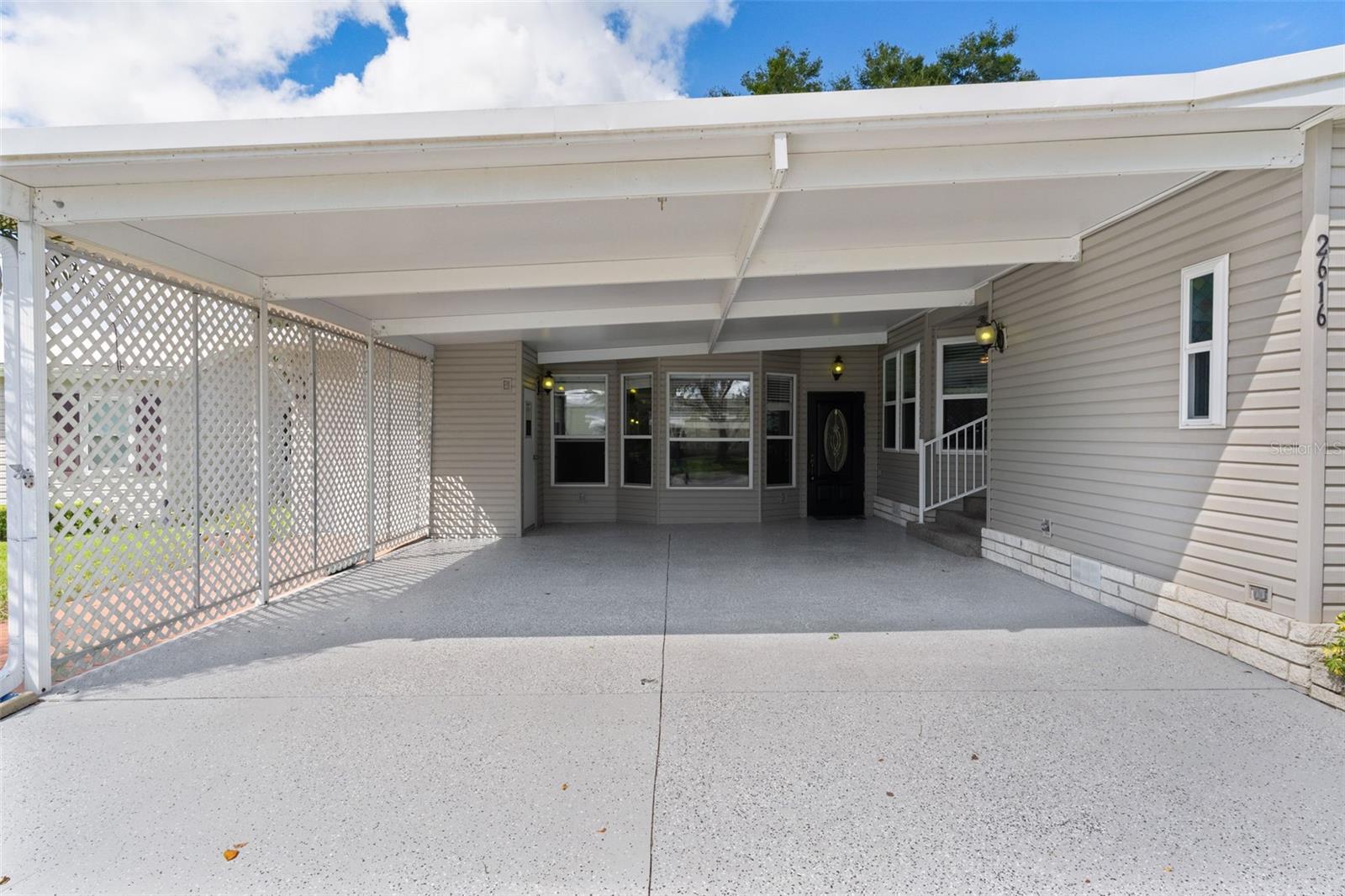 2616 Lake Grassmere Cir #1850 Property Photo 11