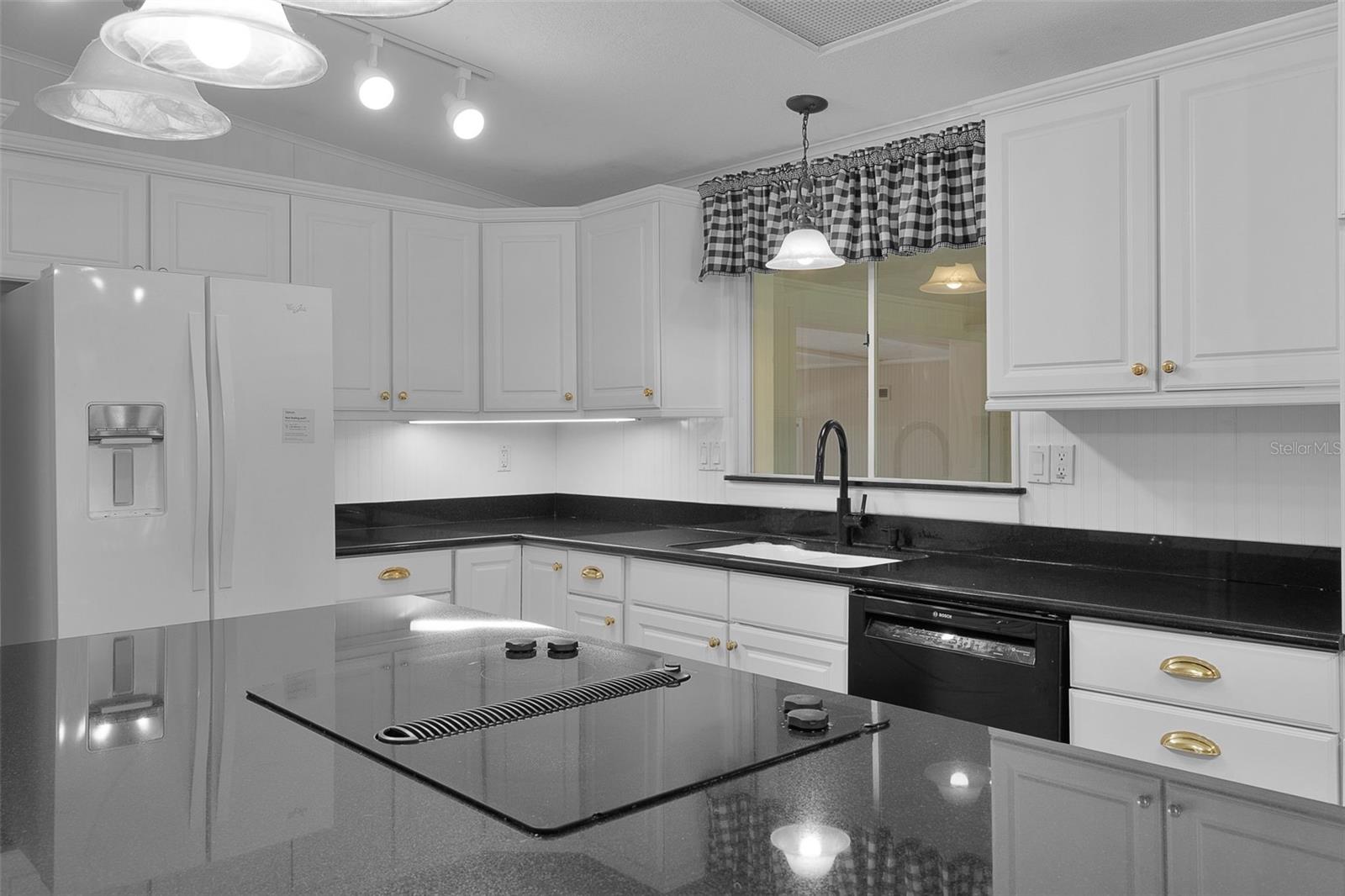 2616 Lake Grassmere Cir #1850 Property Photo 16