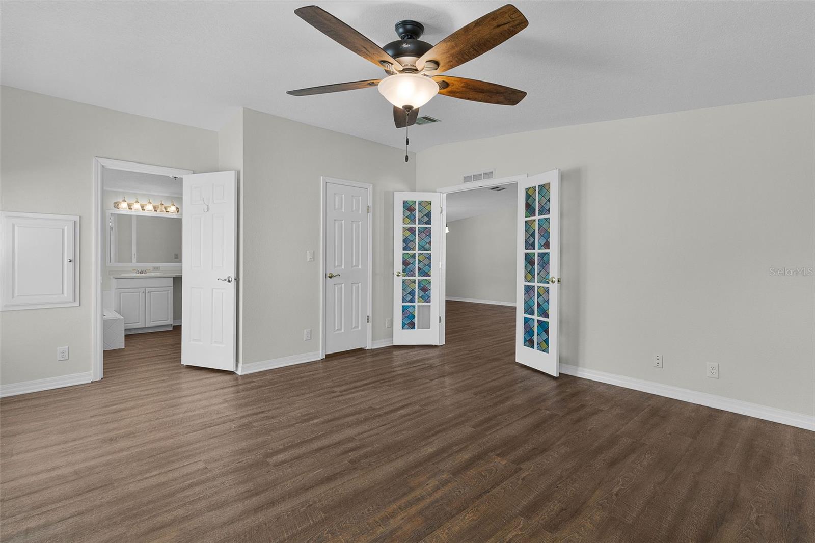 2616 Lake Grassmere Cir #1850 Property Photo 22