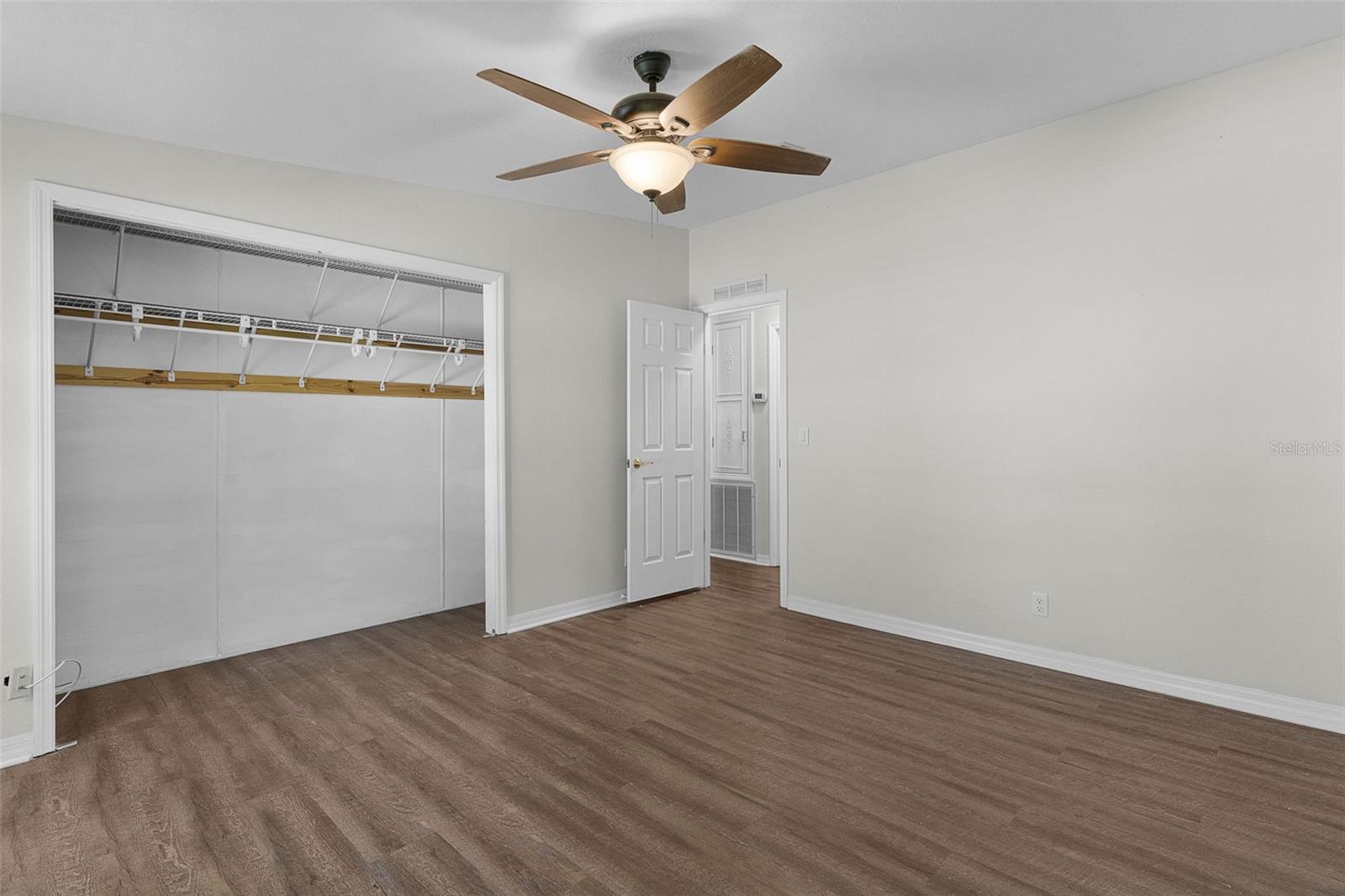 2616 Lake Grassmere Cir #1850 Property Photo 30