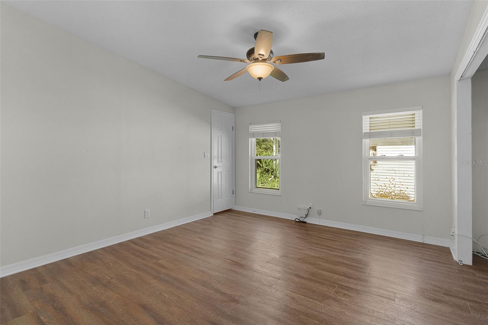 2616 Lake Grassmere Cir #1850 Property Photo 31