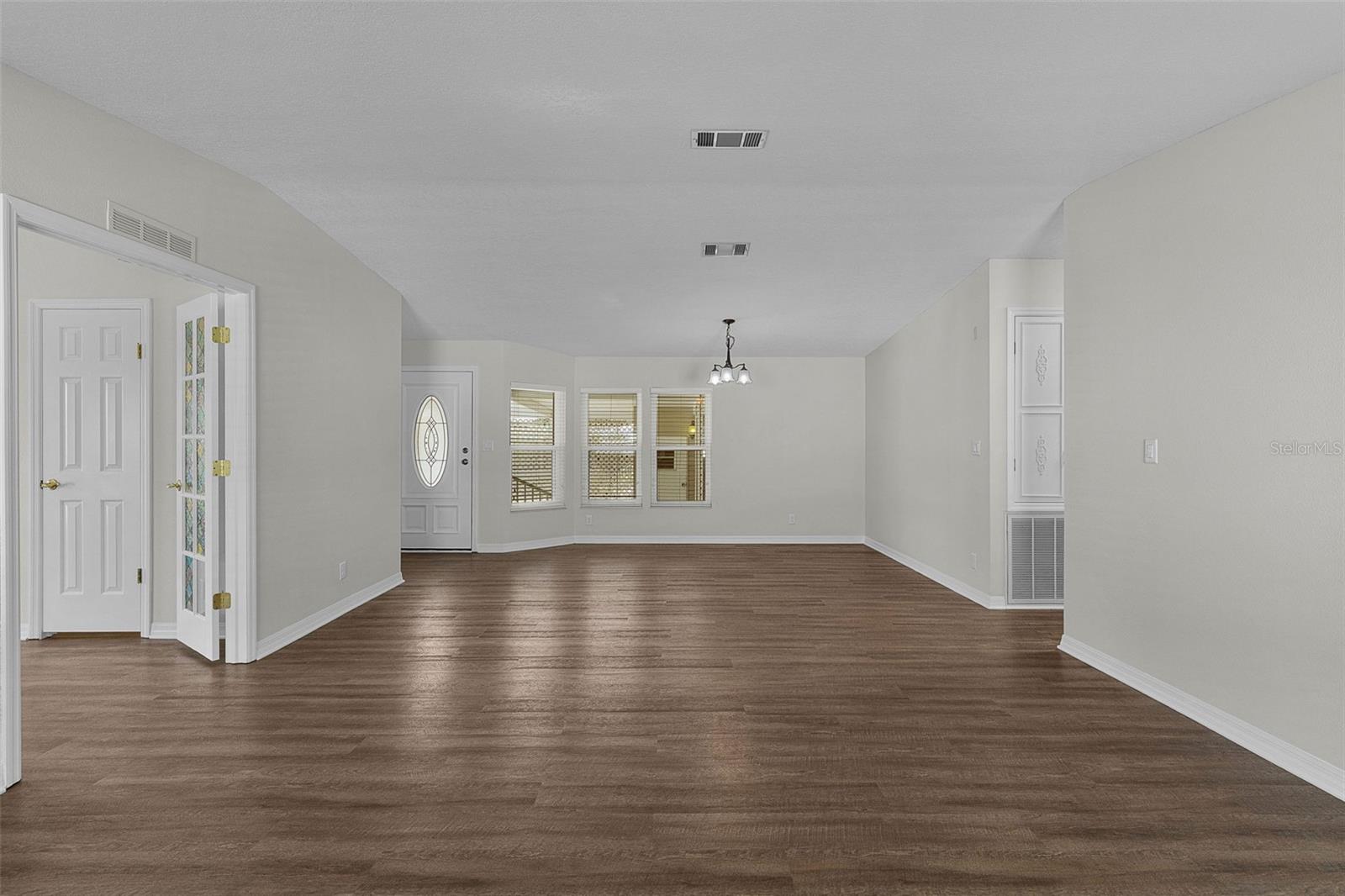 2616 Lake Grassmere Cir #1850 Property Photo 32