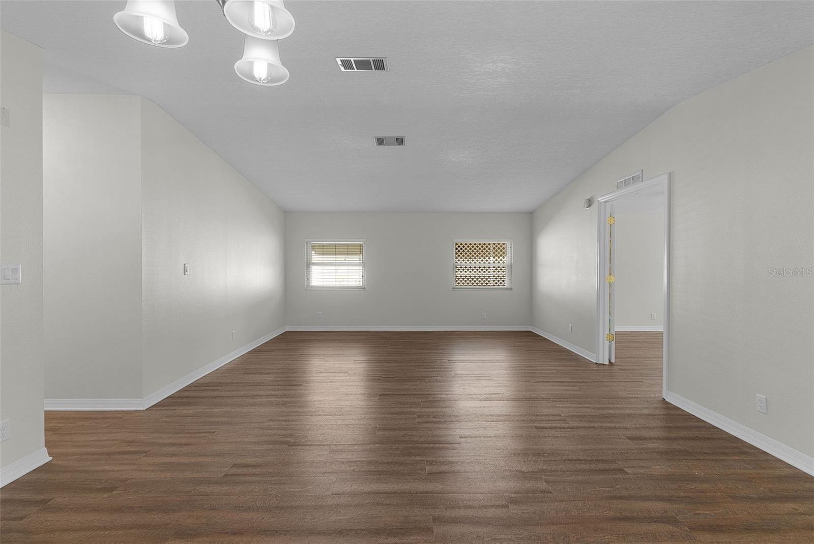 2616 Lake Grassmere Cir #1850 Property Photo 33