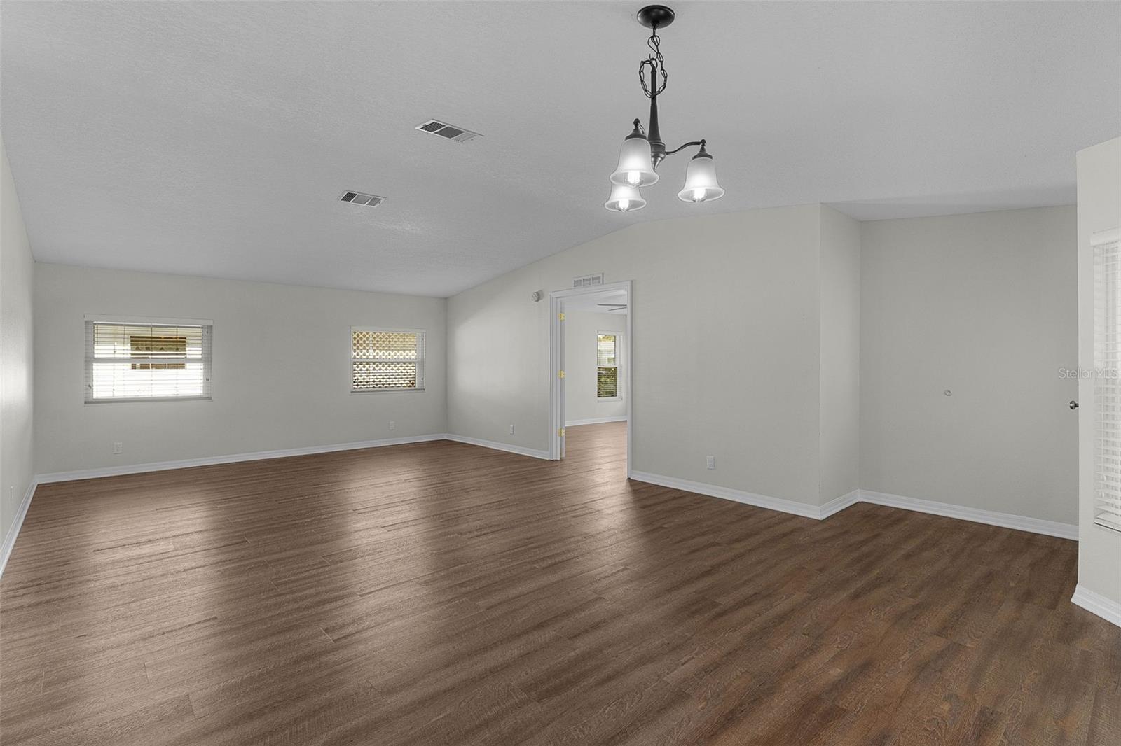 2616 Lake Grassmere Cir #1850 Property Photo 36