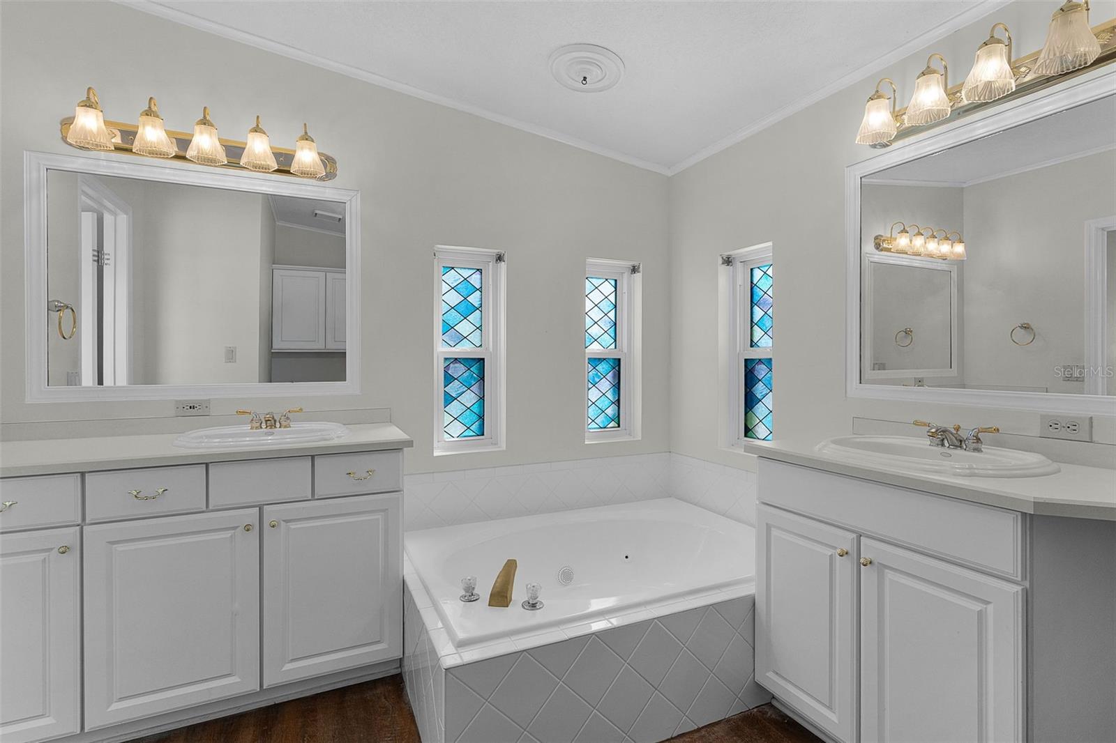 2616 Lake Grassmere Cir #1850 Property Photo 37