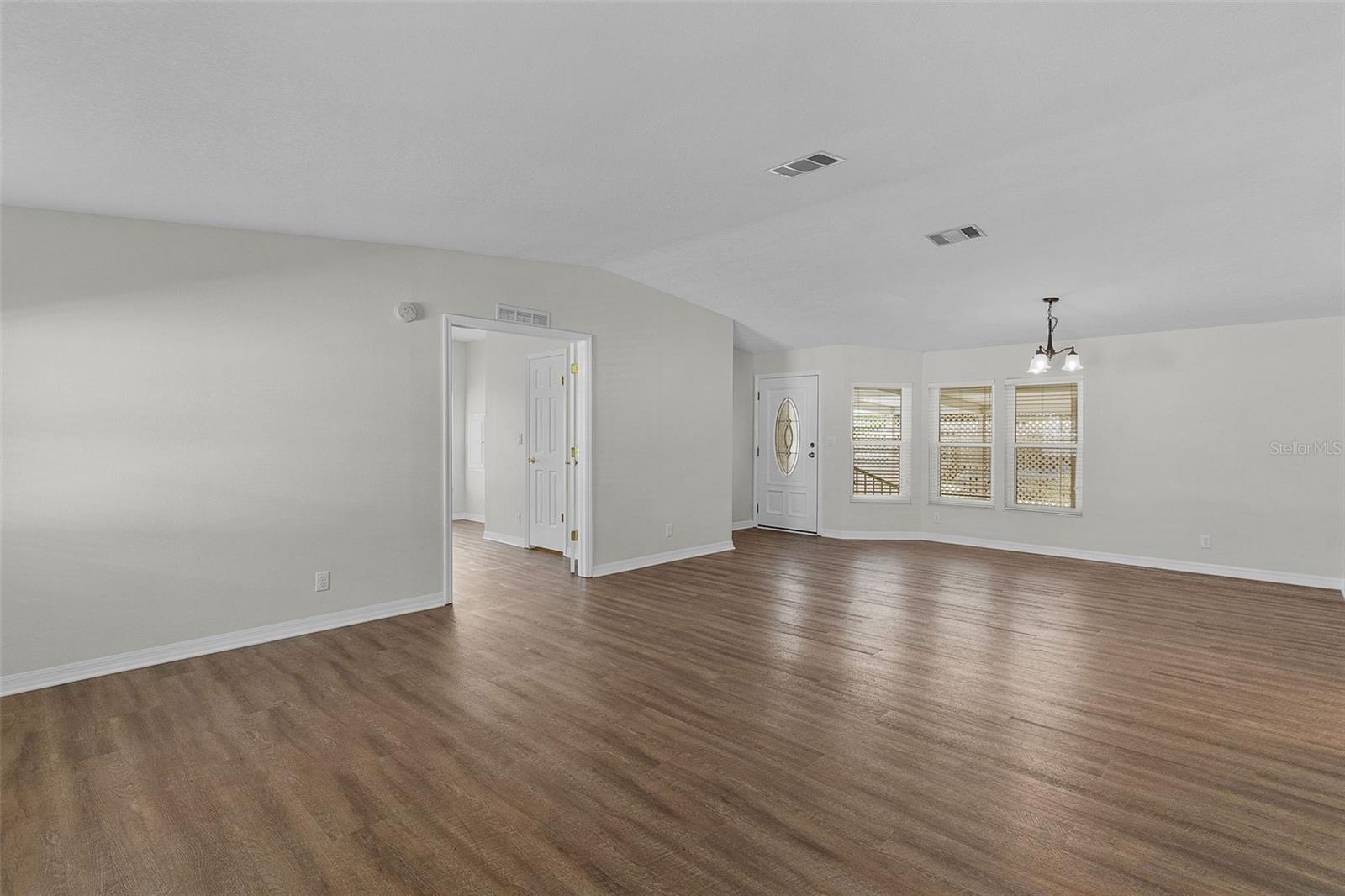 2616 Lake Grassmere Cir #1850 Property Photo 39