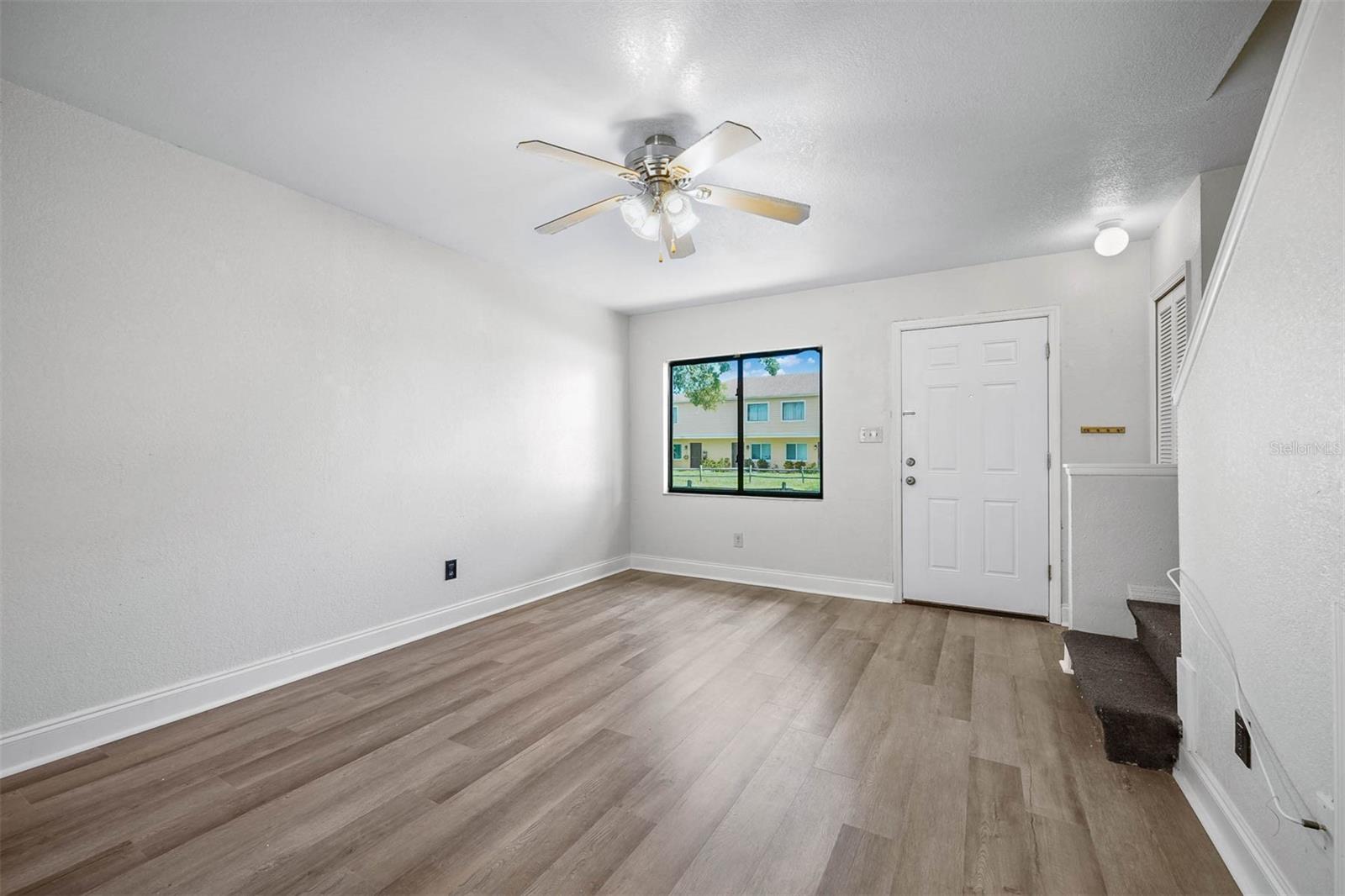 12062 Tift Cir Property Photo 4