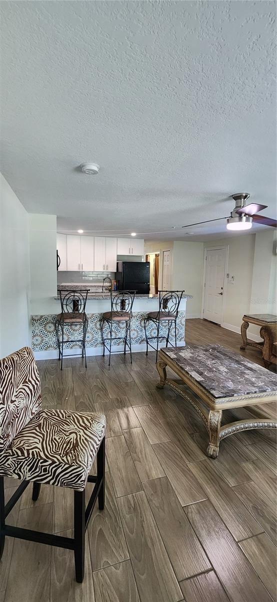 1147 E Mcdonald Ave #202 Property Photo 3