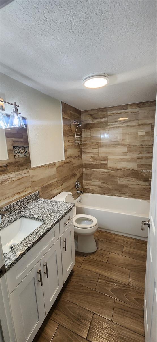 1147 E Mcdonald Ave #202 Property Photo 5