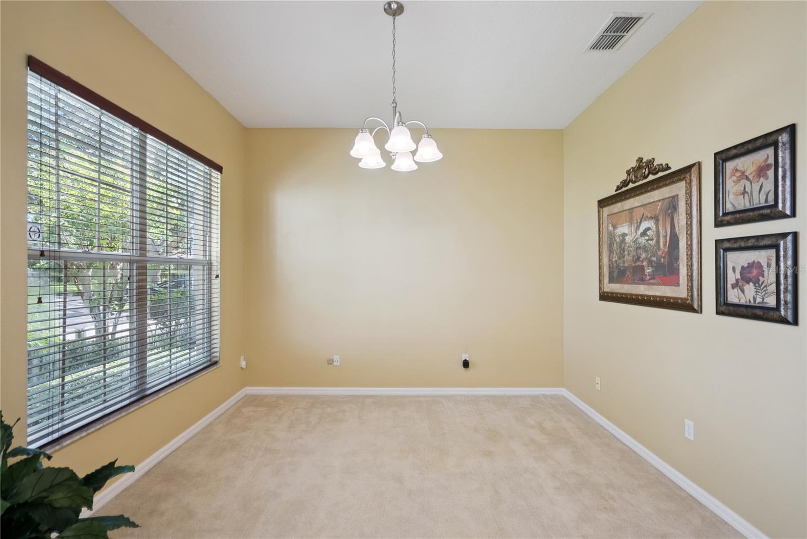 1040 Kersfield Cir Property Photo 4