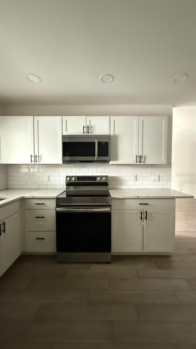 10718 Windsor Pl Property Photo 10