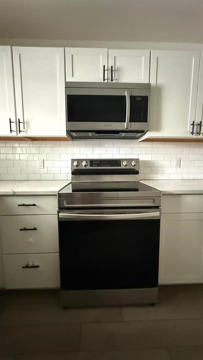 10718 Windsor Pl Property Photo 11