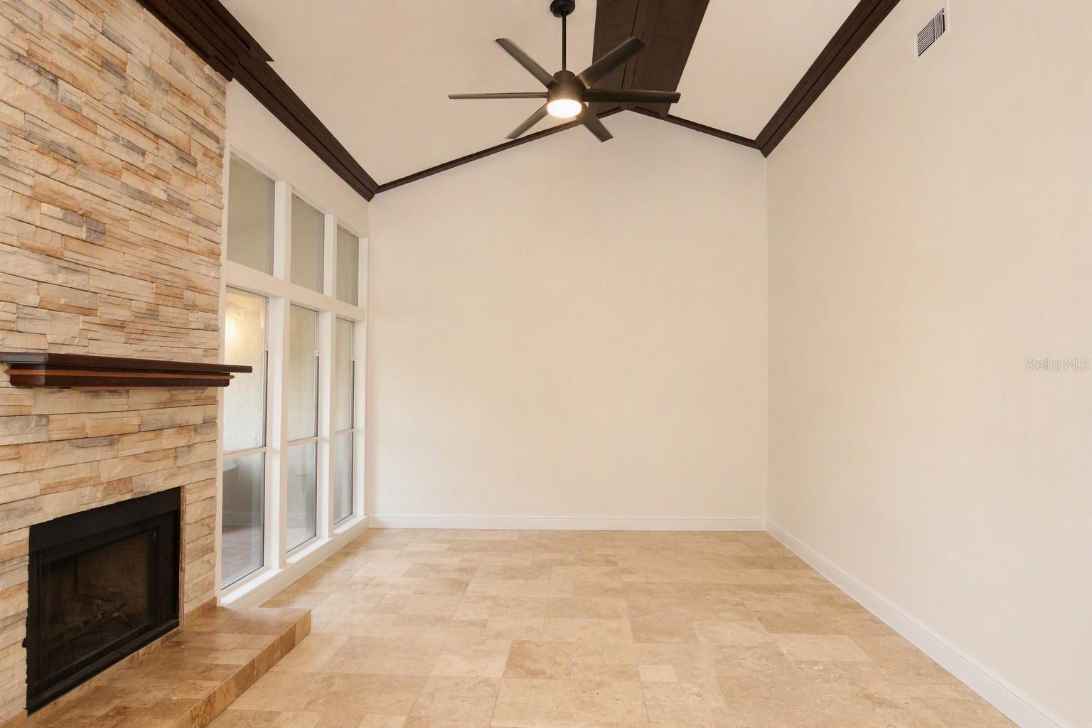 178 W Sabal Palm Pl #178 Property Photo 3