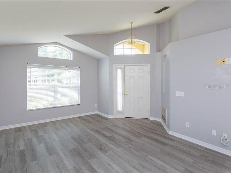 844 Haring Ln Property Photo 6