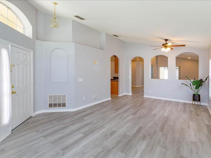 844 Haring Ln Property Photo 7
