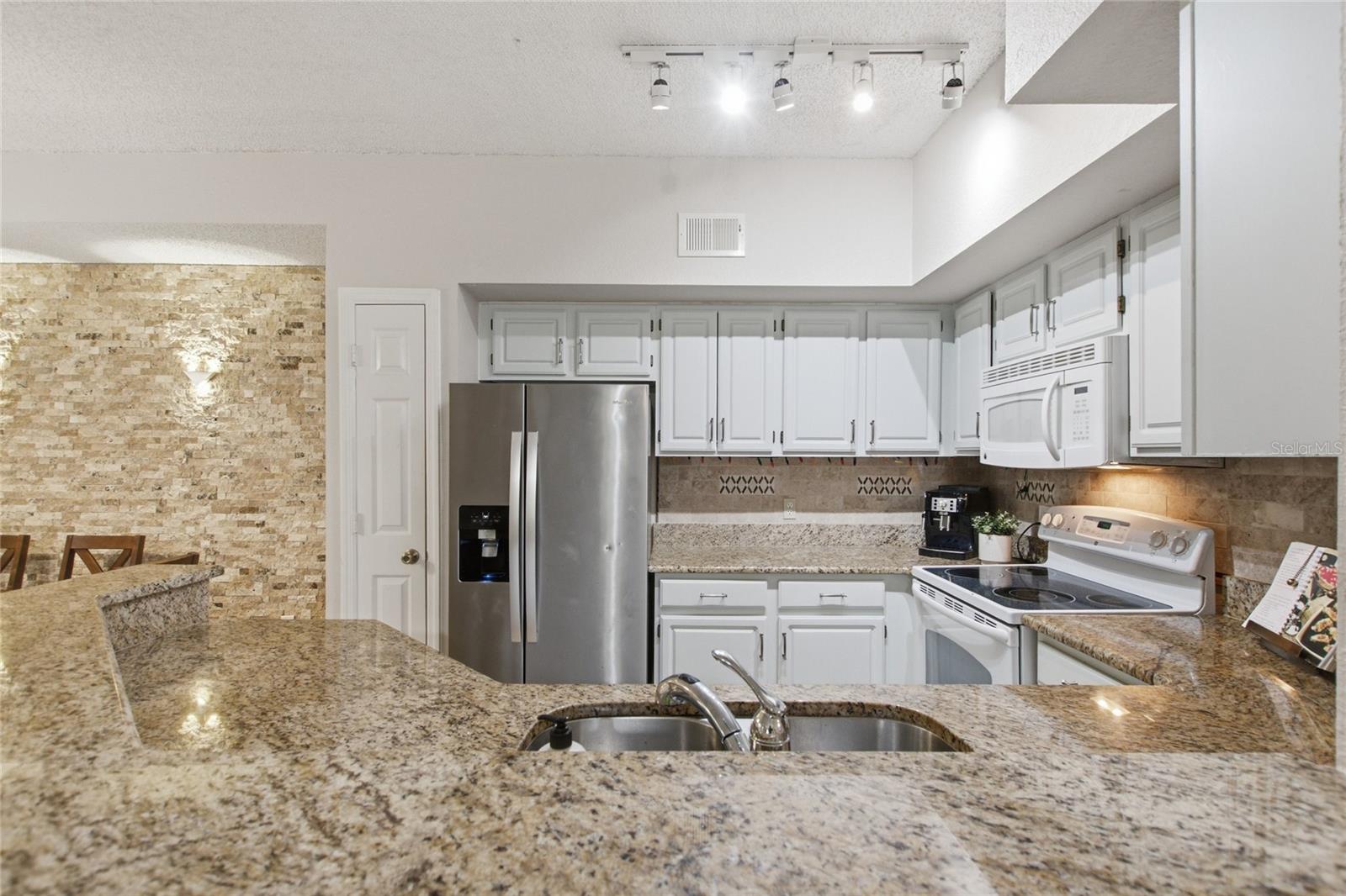 13037 Mulberry Park Dr #518 Property Photo 6