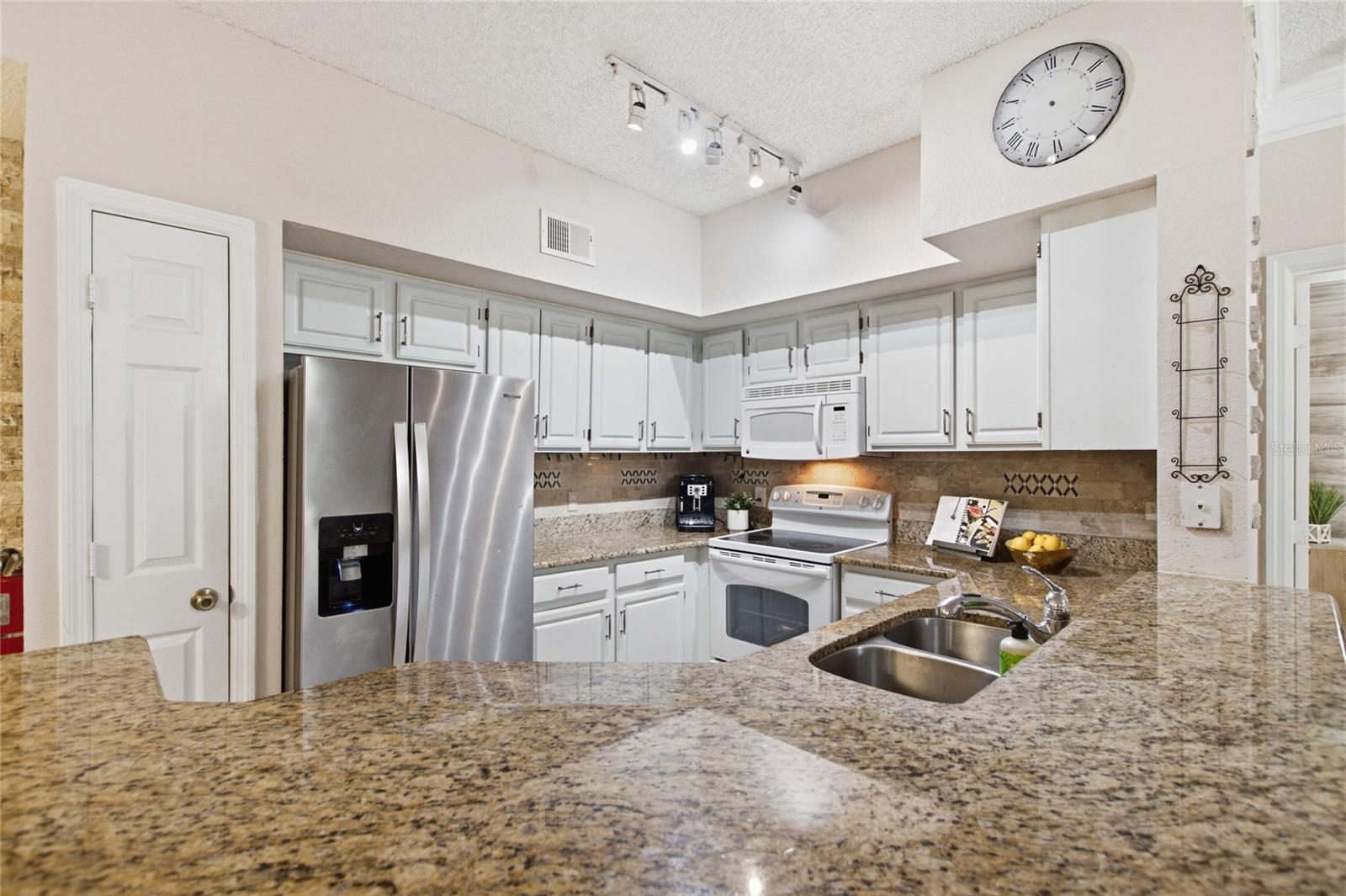 13037 Mulberry Park Dr #518 Property Photo 7
