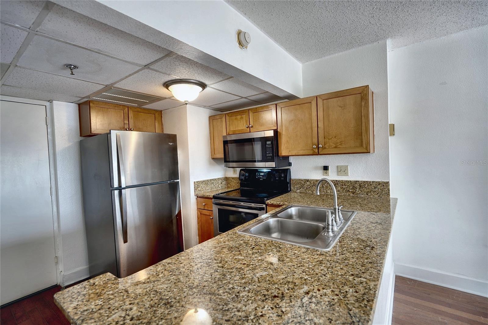 151 E Washington St #525 Property Photo 5