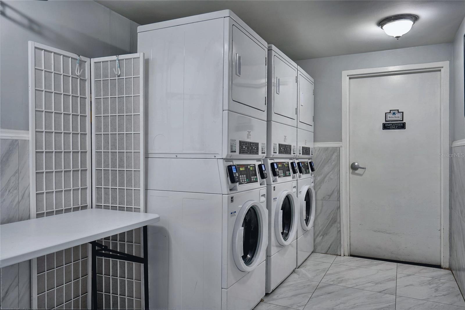151 E Washington St #525 Property Photo 20