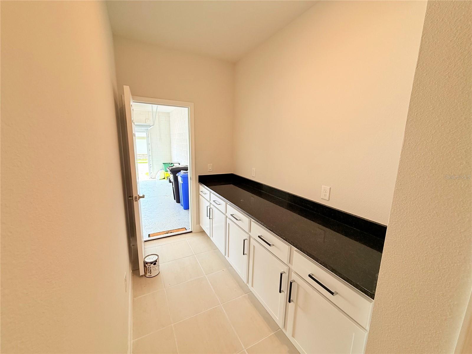 237 Station Ln Property Photo 9
