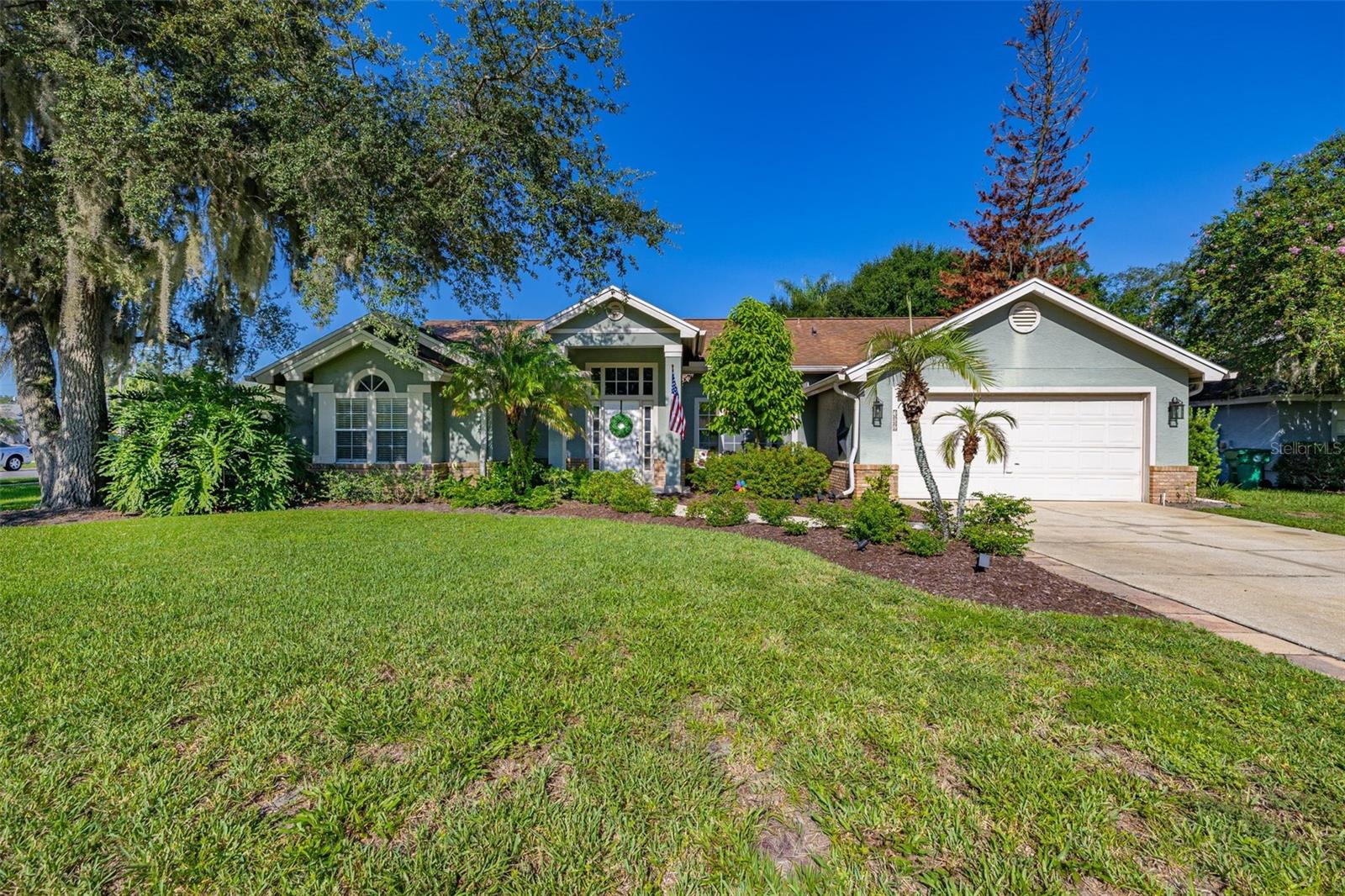 302 Oak Leaf Cir Property Photo 4