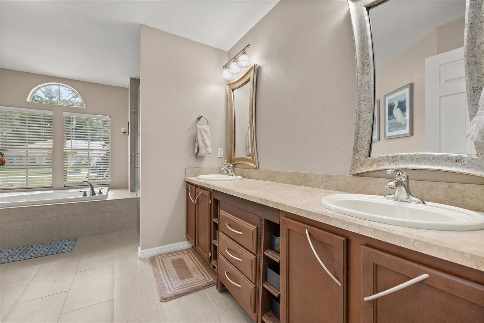 302 Oak Leaf Cir Property Photo 48