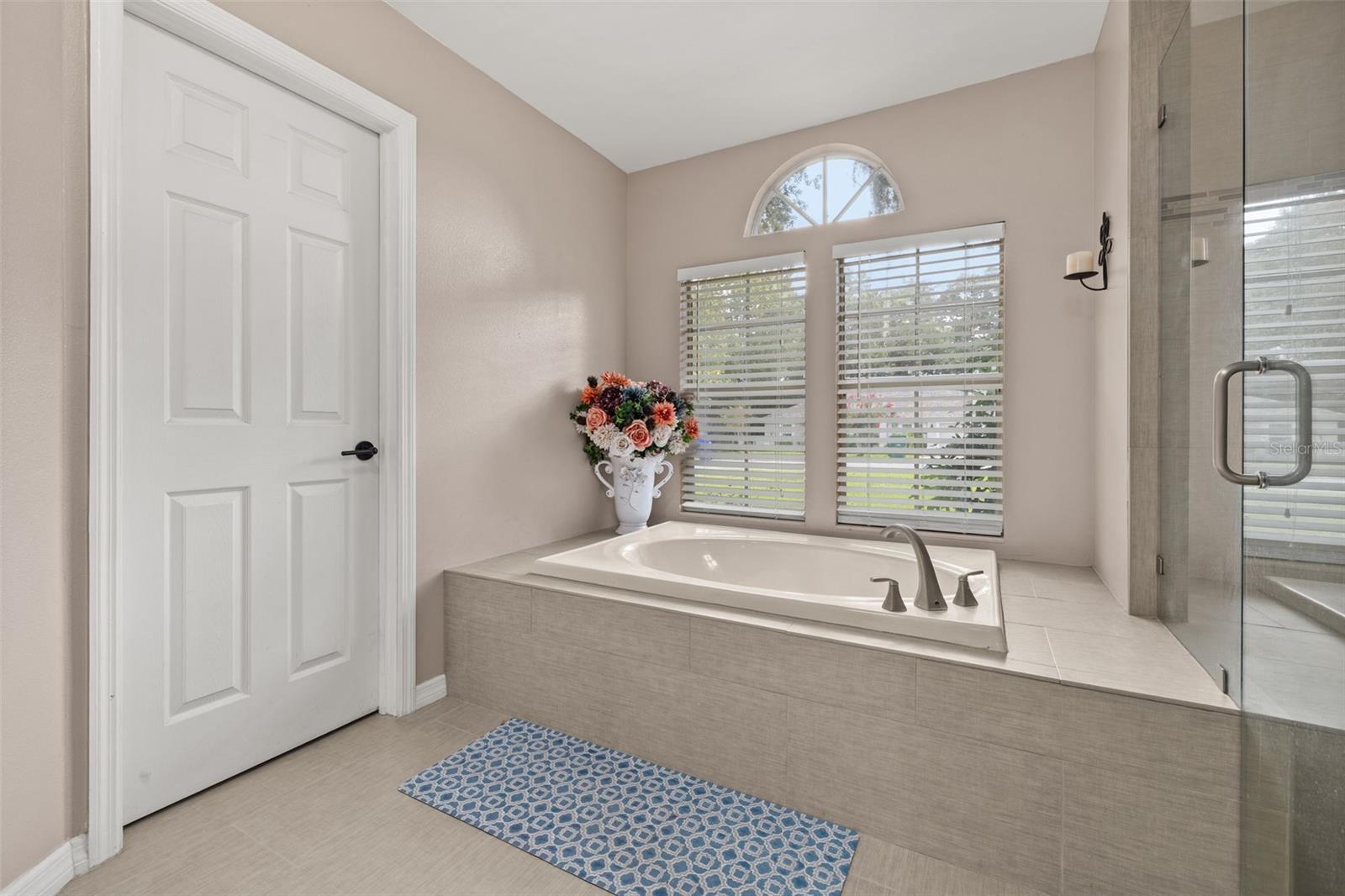 302 Oak Leaf Cir Property Photo 49