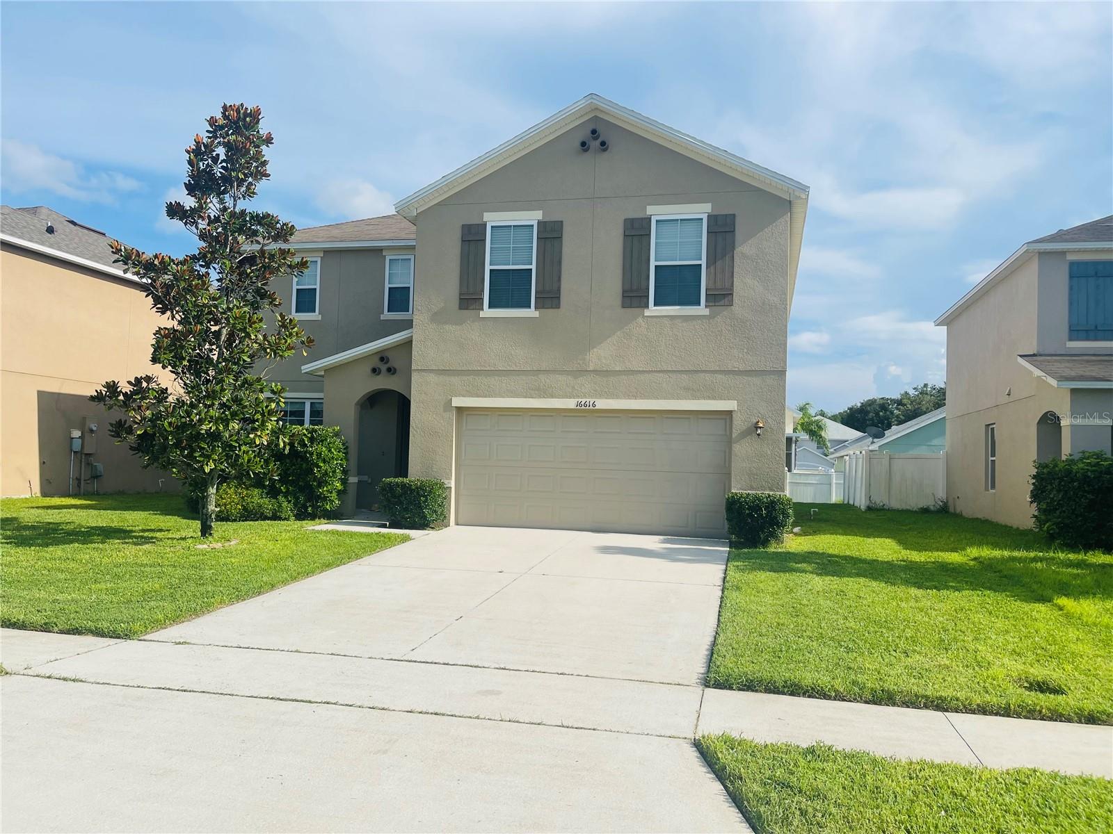 16616 Broadford Ln Property Photo 1