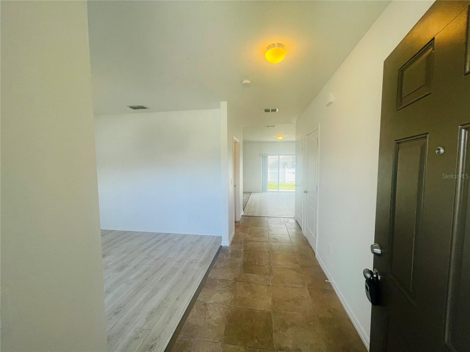 16616 Broadford Ln Property Photo 4