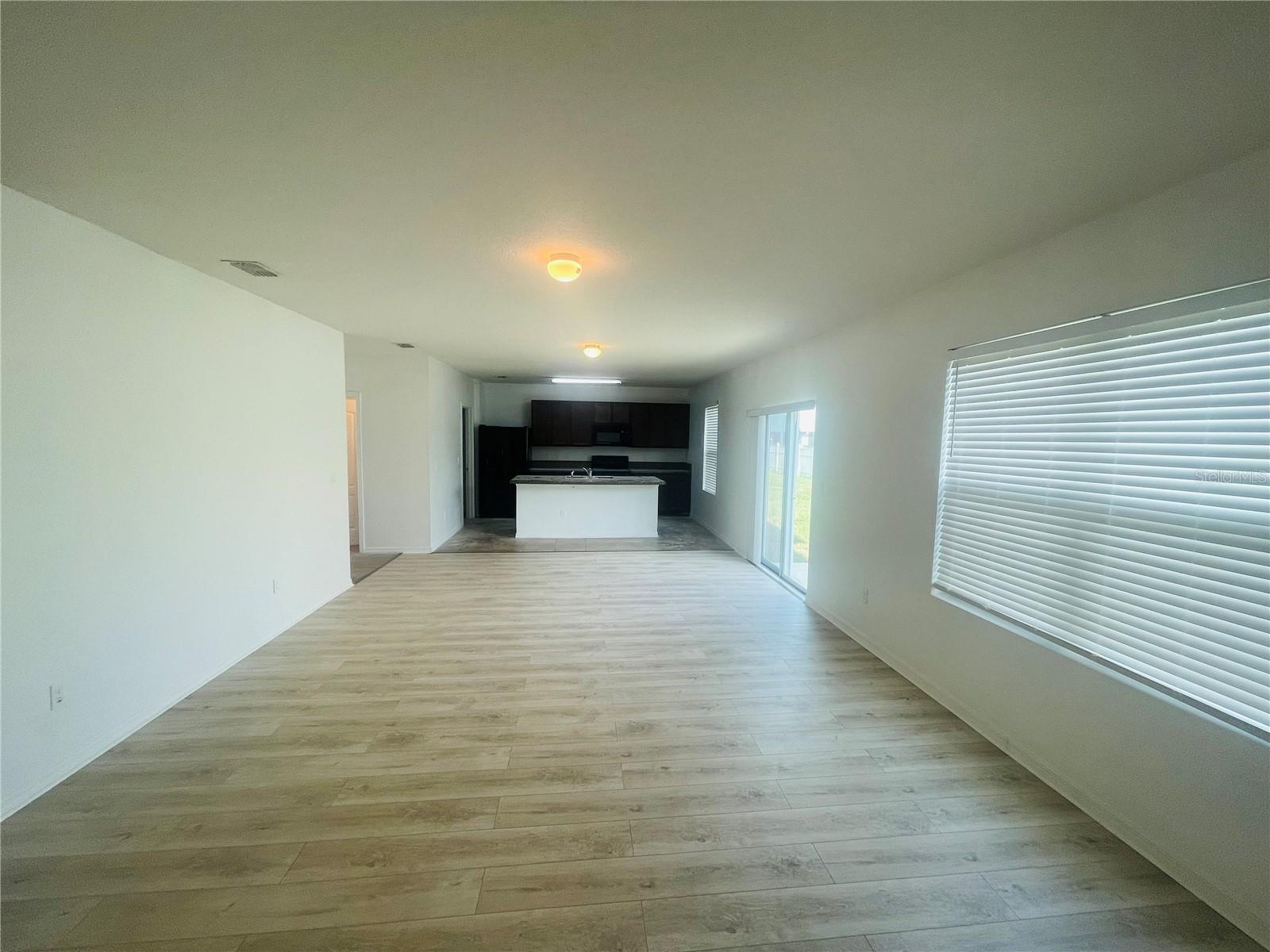 16616 Broadford Ln Property Photo 9