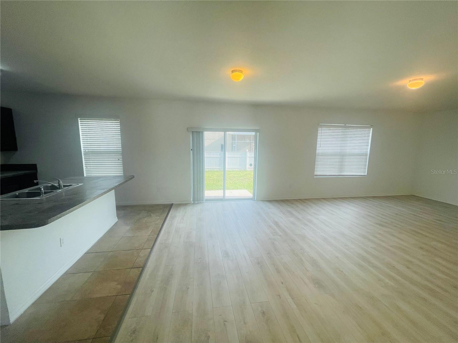16616 Broadford Ln Property Photo 10